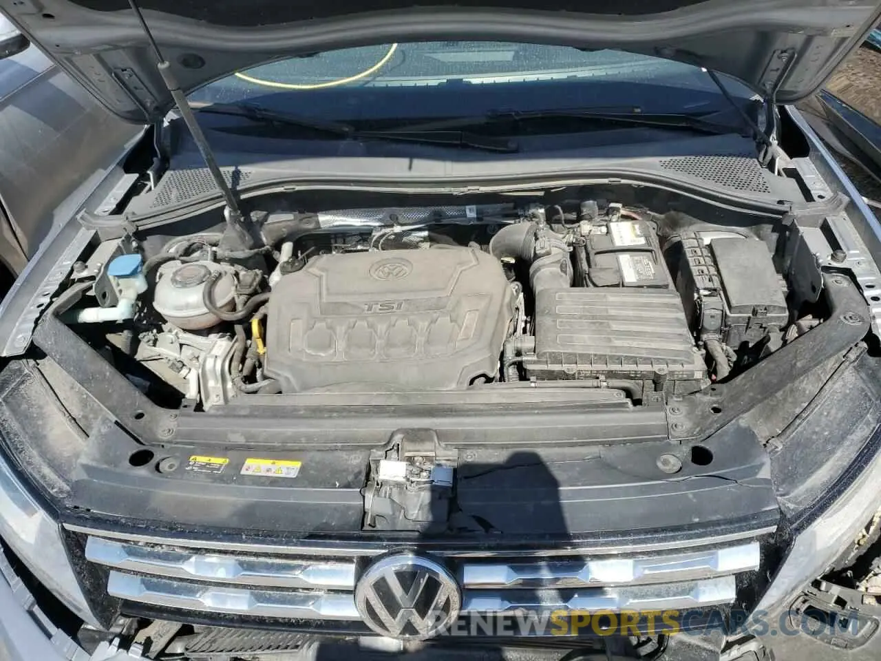 12 Photograph of a damaged car 3VV2B7AX5LM037412 VOLKSWAGEN TIGUAN 2020