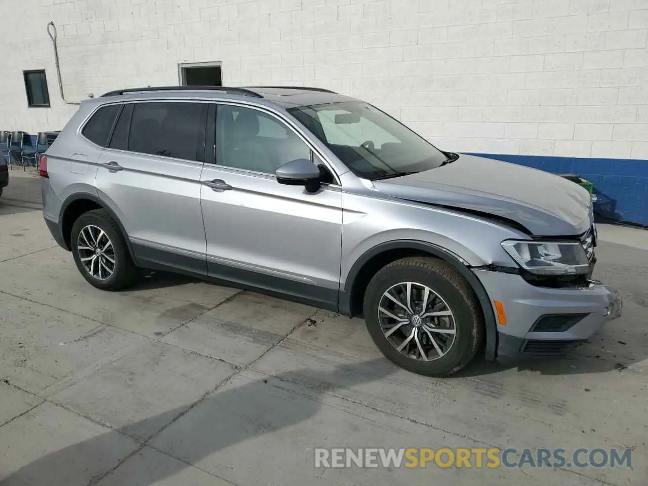 4 Photograph of a damaged car 3VV2B7AX5LM037412 VOLKSWAGEN TIGUAN 2020