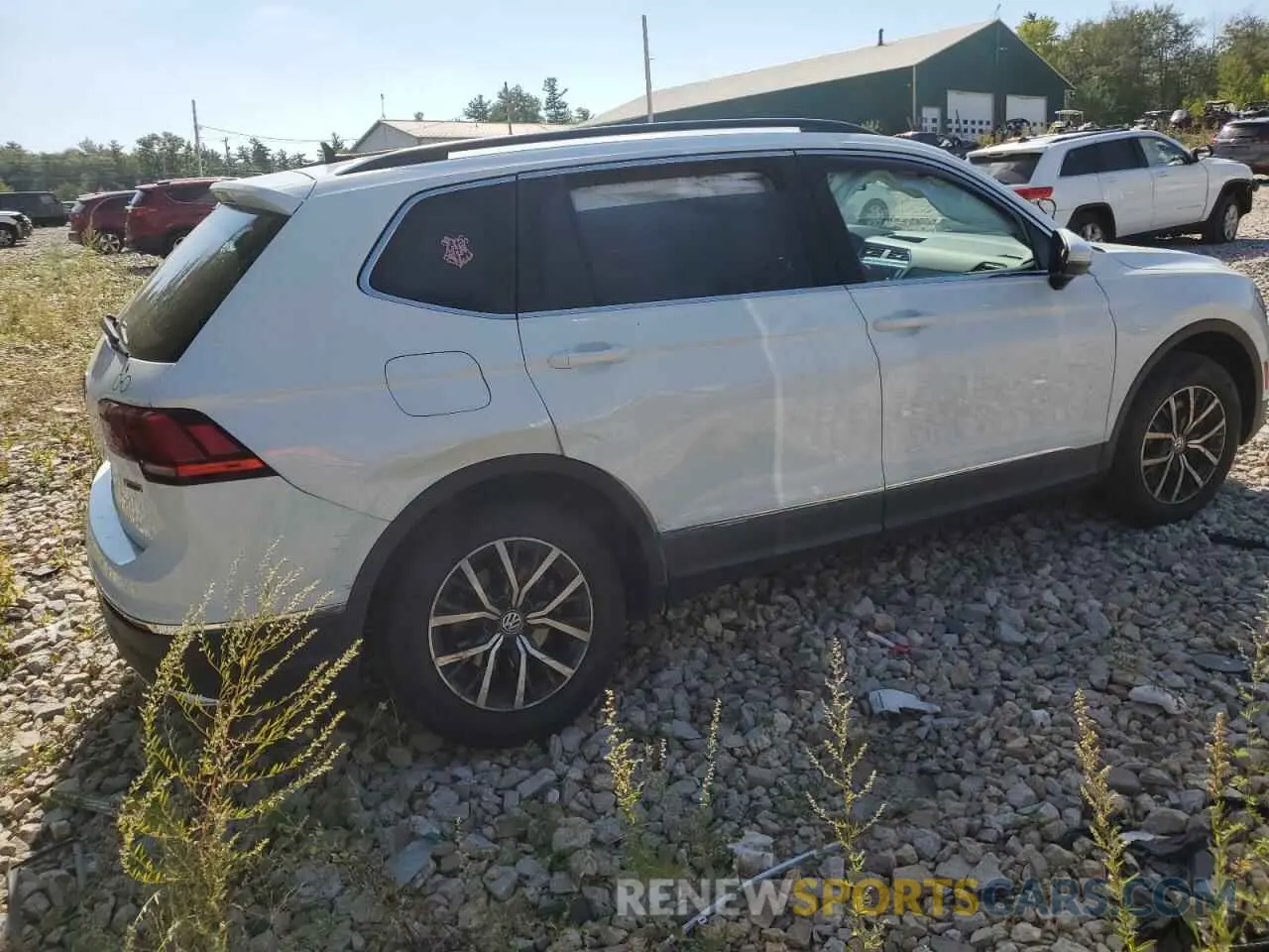 3 Photograph of a damaged car 3VV2B7AX5LM111699 VOLKSWAGEN TIGUAN 2020