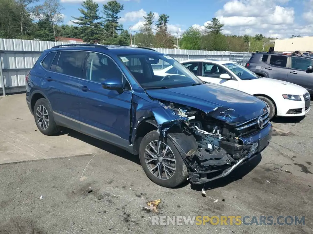 4 Photograph of a damaged car 3VV2B7AX5LM129250 VOLKSWAGEN TIGUAN 2020