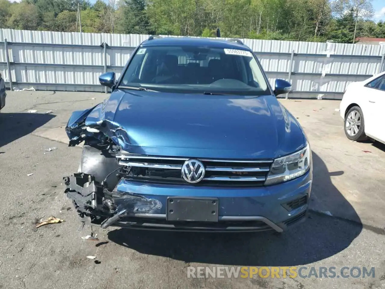 5 Photograph of a damaged car 3VV2B7AX5LM129250 VOLKSWAGEN TIGUAN 2020