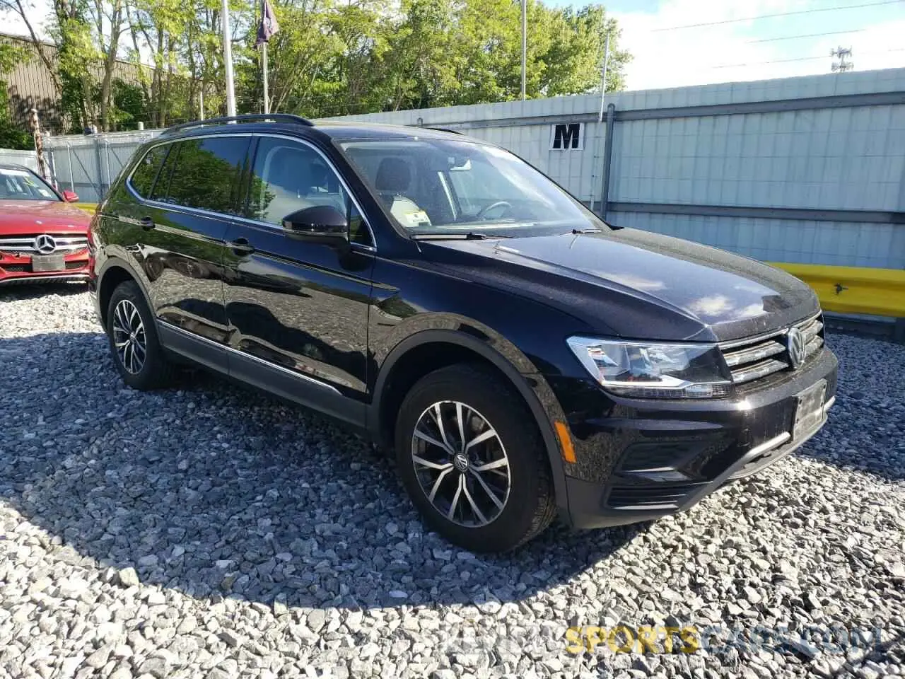 4 Photograph of a damaged car 3VV2B7AX5LM136778 VOLKSWAGEN TIGUAN 2020