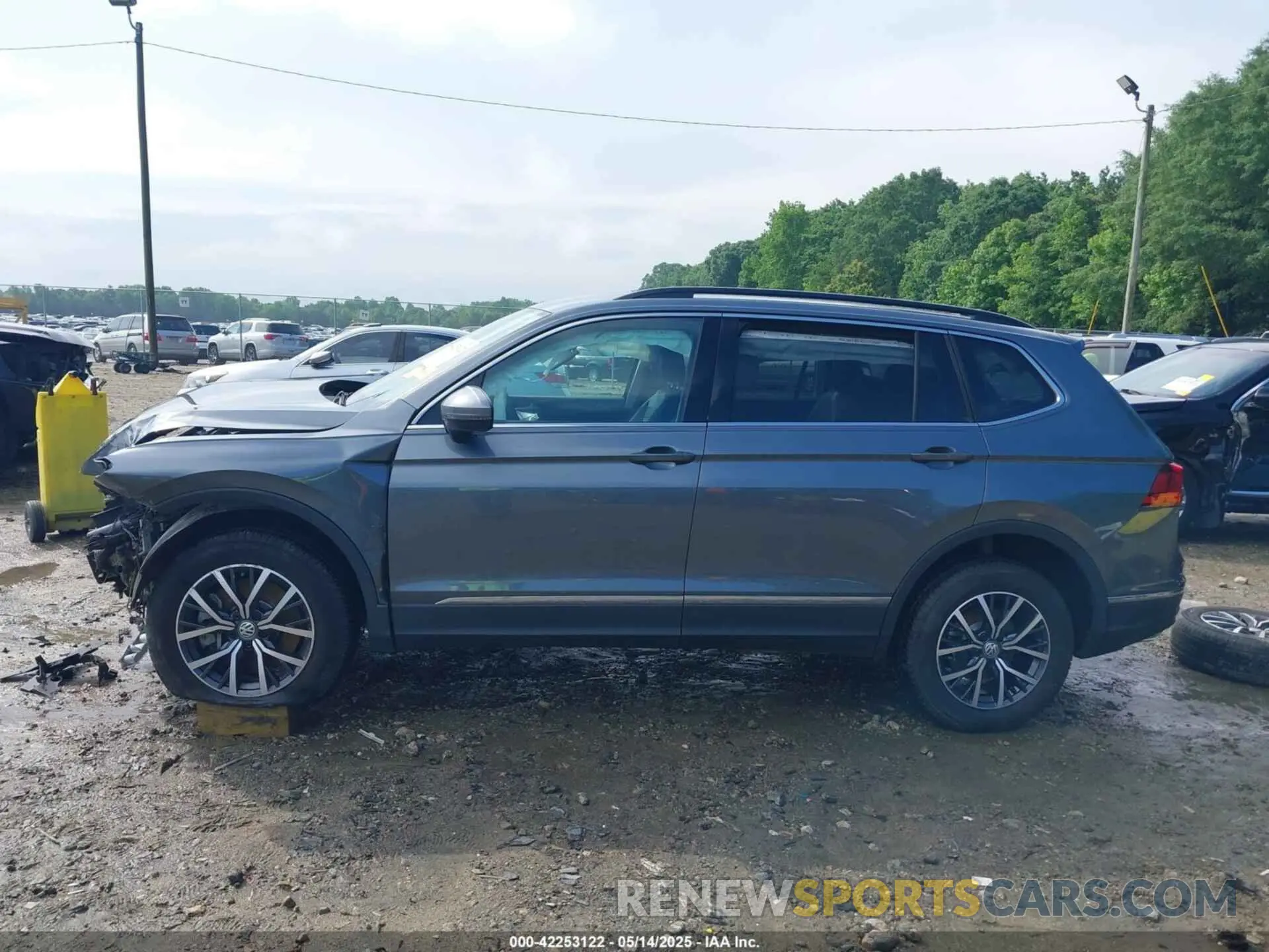15 Photograph of a damaged car 3VV2B7AX5LM142418 VOLKSWAGEN TIGUAN 2020