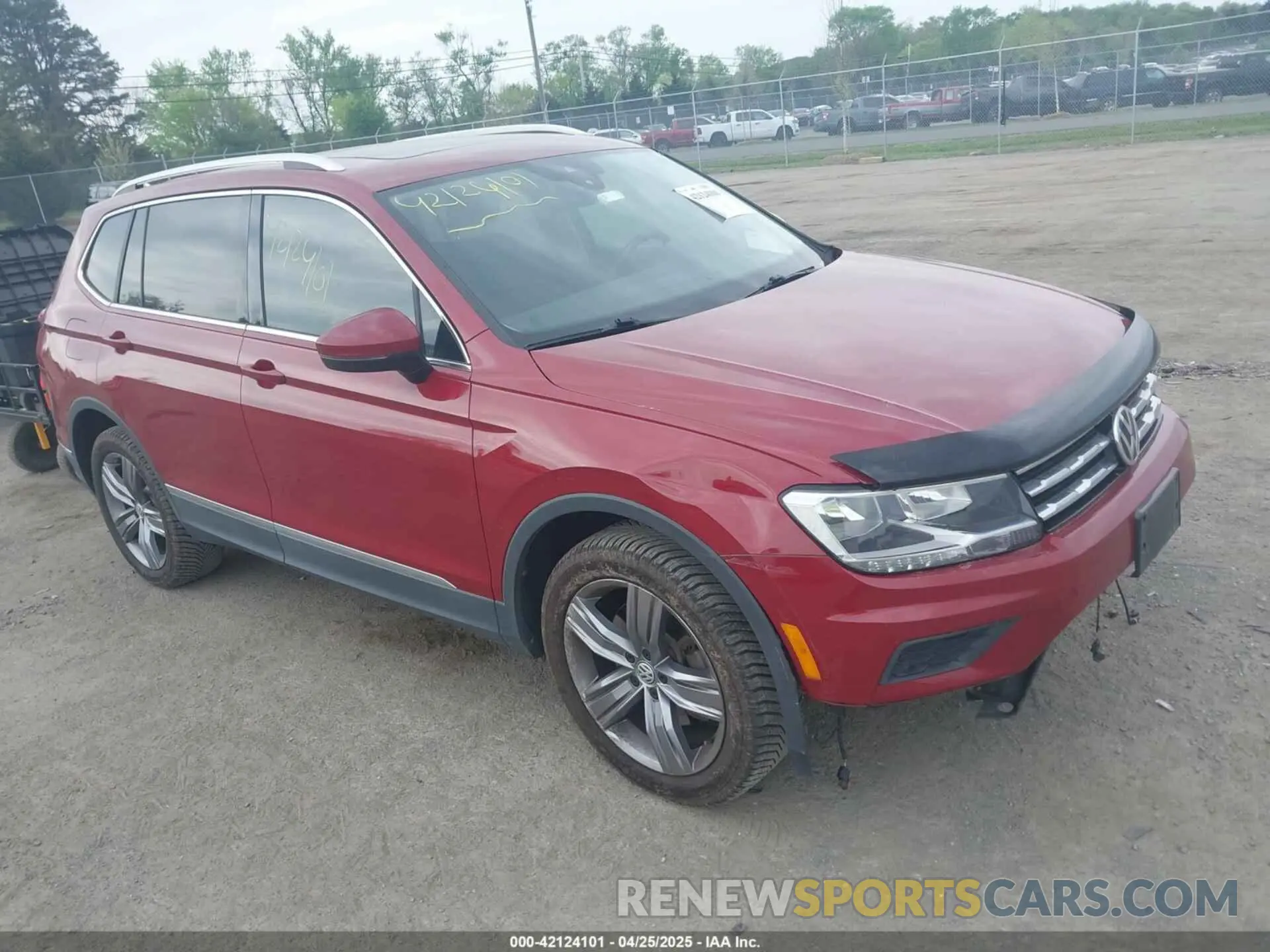 1 Photograph of a damaged car 3VV2B7AX6LM063792 VOLKSWAGEN TIGUAN 2020