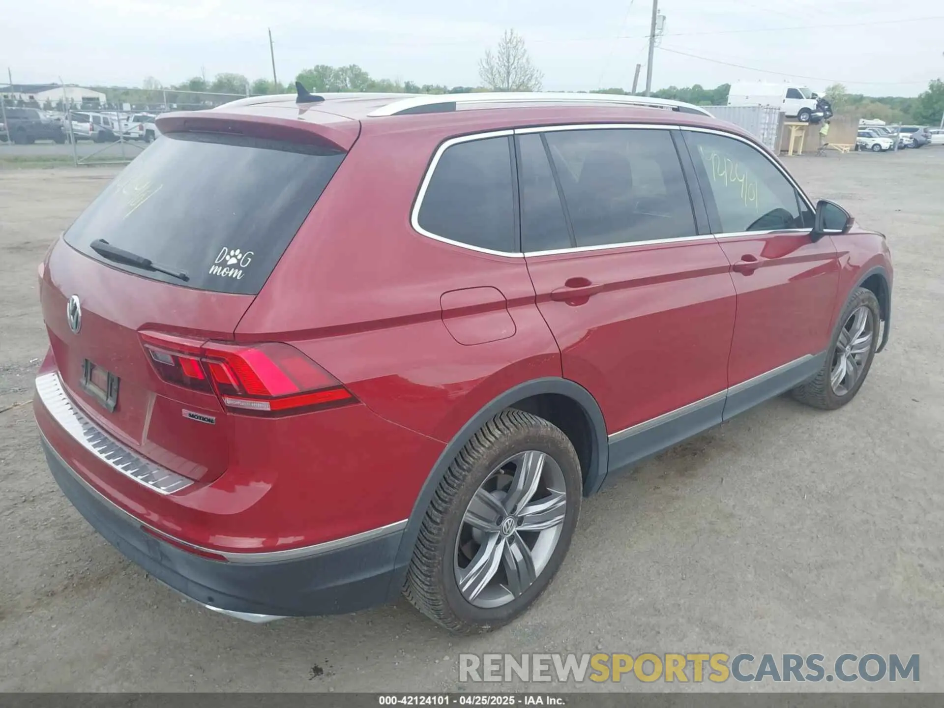 4 Photograph of a damaged car 3VV2B7AX6LM063792 VOLKSWAGEN TIGUAN 2020
