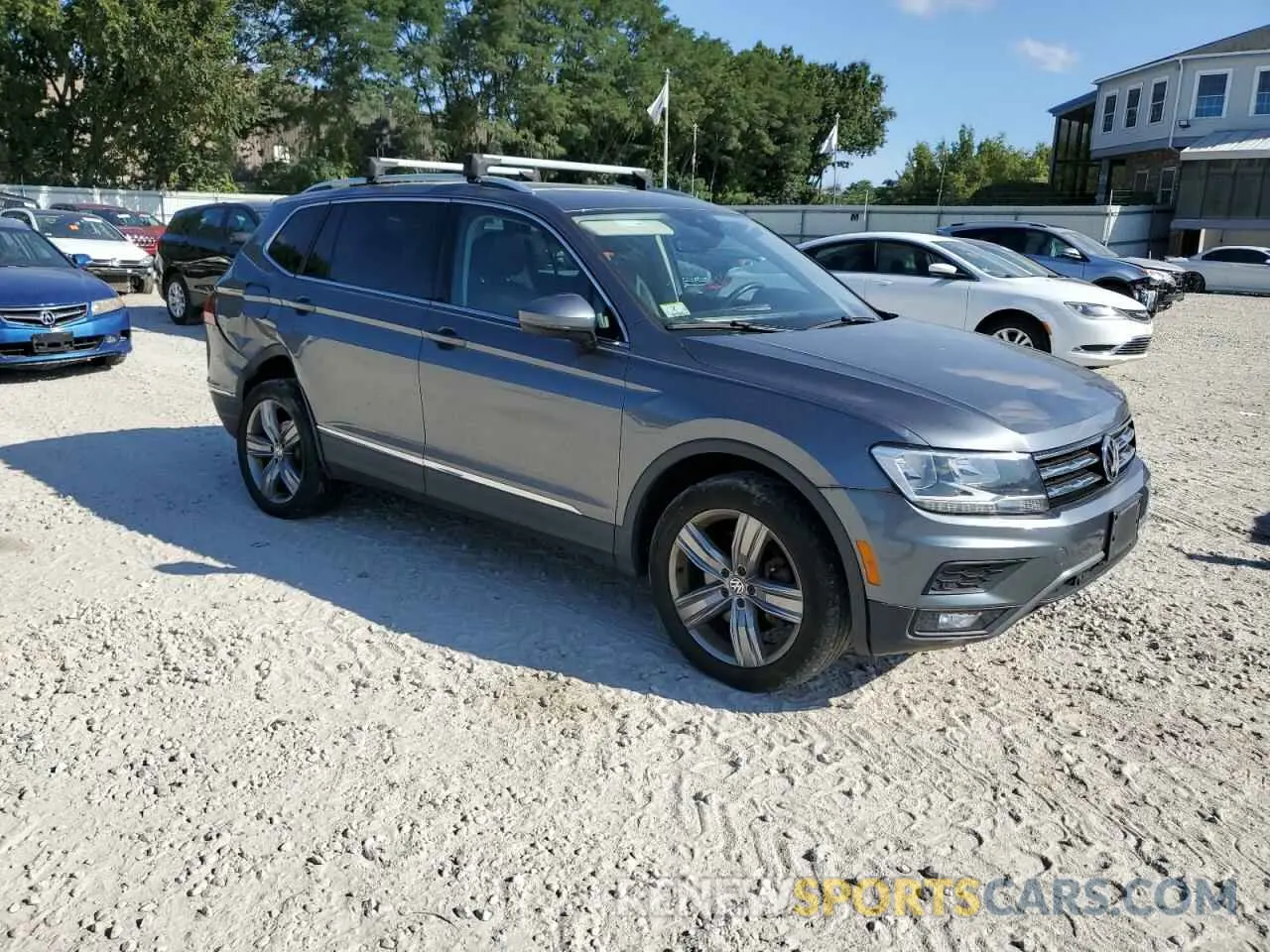 4 Фотография поврежденного автомобиля 3VV2B7AX6LM075862 VOLKSWAGEN TIGUAN 2020