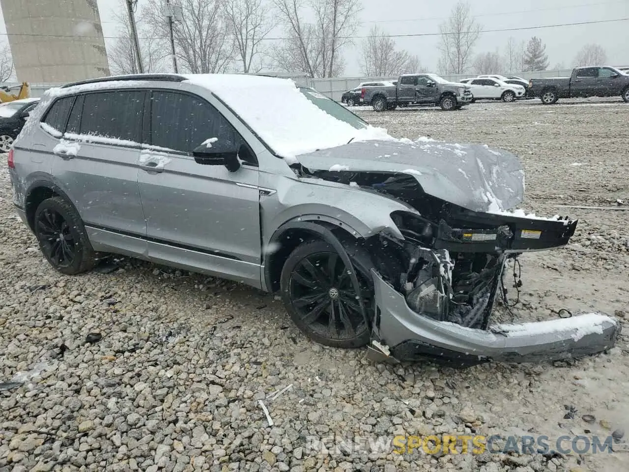 4 Photograph of a damaged car 3VV2B7AX6LM144405 VOLKSWAGEN TIGUAN 2020