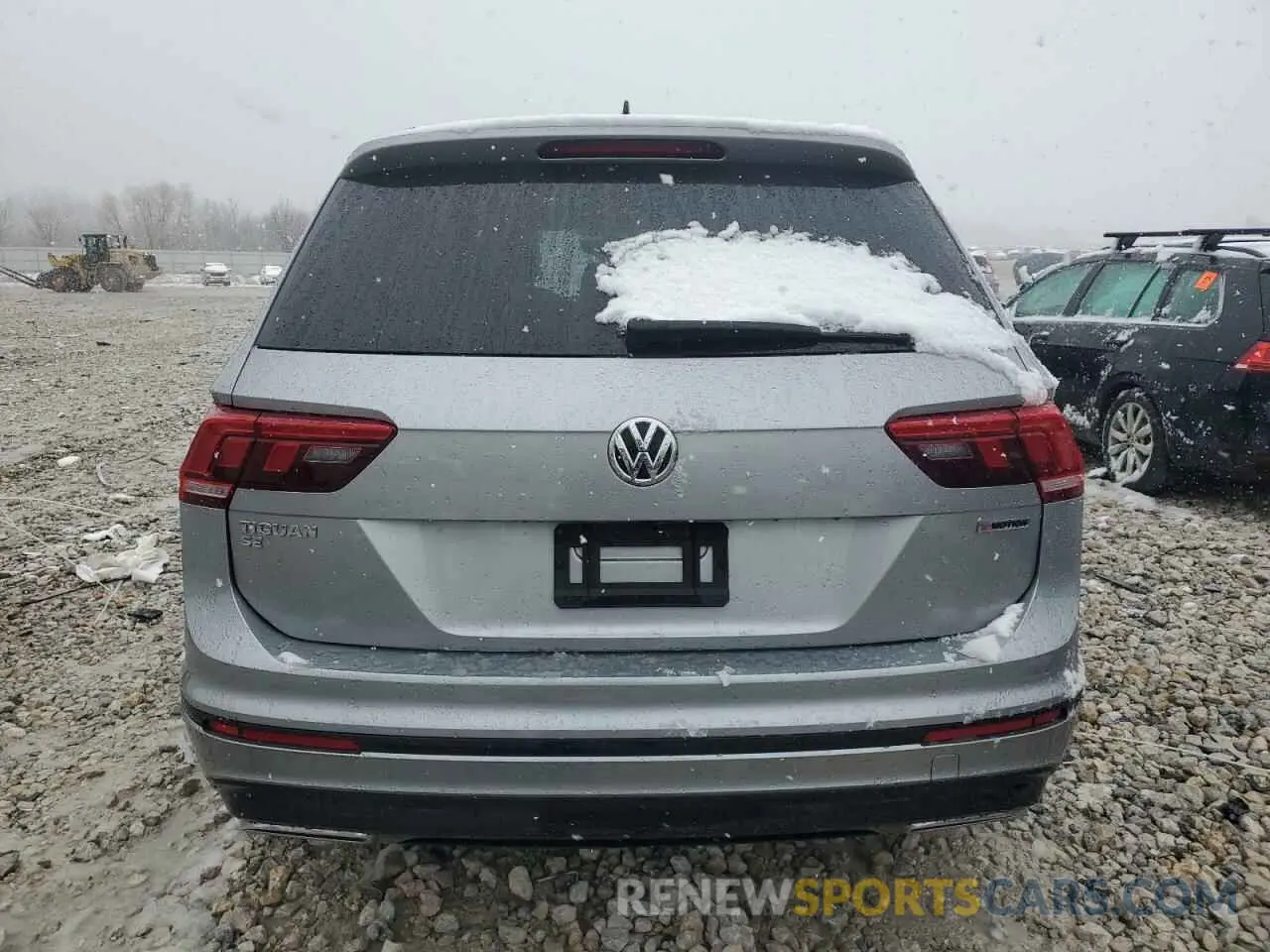 6 Photograph of a damaged car 3VV2B7AX6LM144405 VOLKSWAGEN TIGUAN 2020