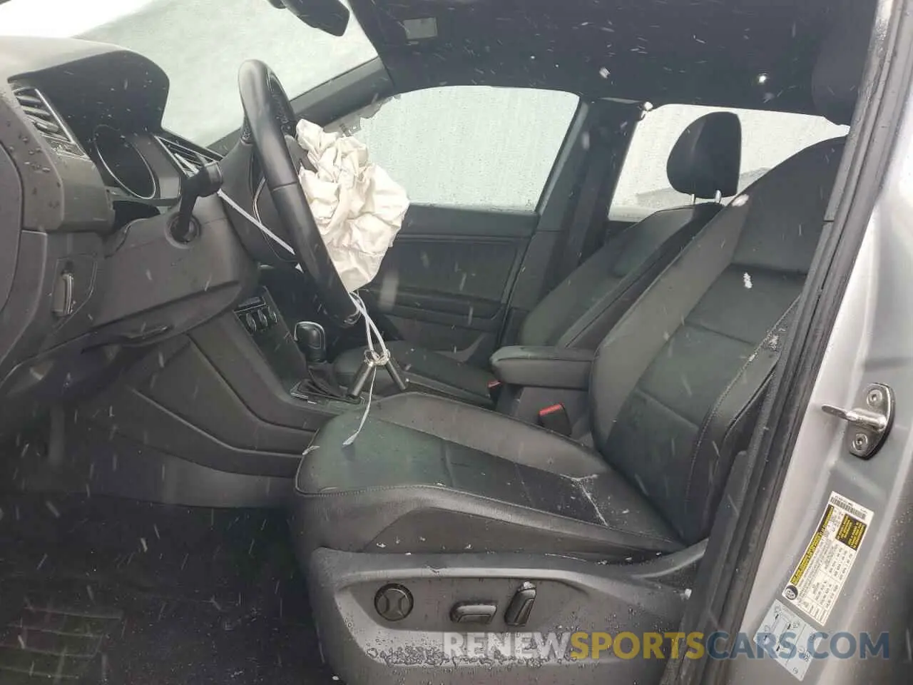 7 Photograph of a damaged car 3VV2B7AX6LM144405 VOLKSWAGEN TIGUAN 2020