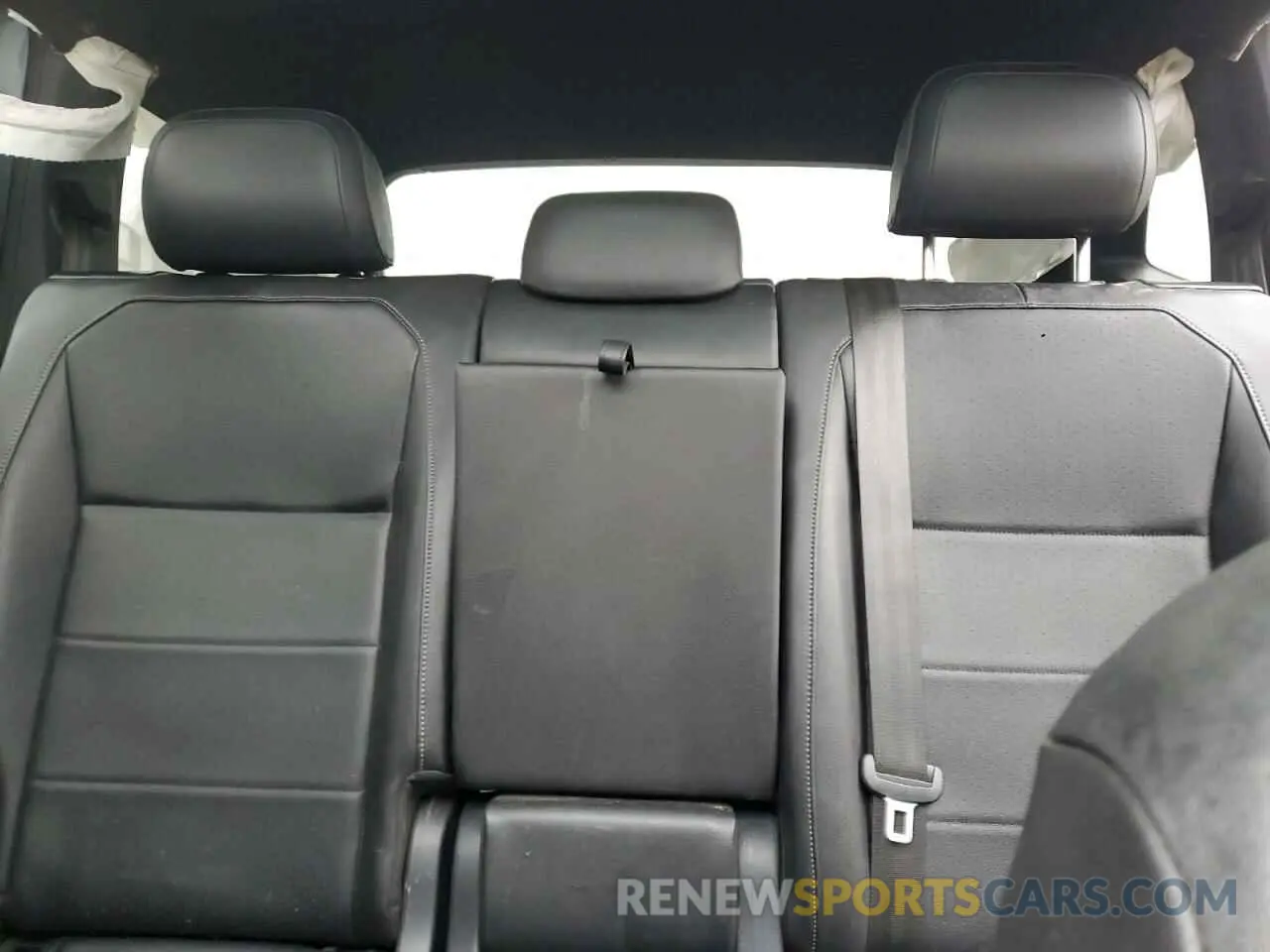 10 Photograph of a damaged car 3VV2B7AX6LM155310 VOLKSWAGEN TIGUAN 2020