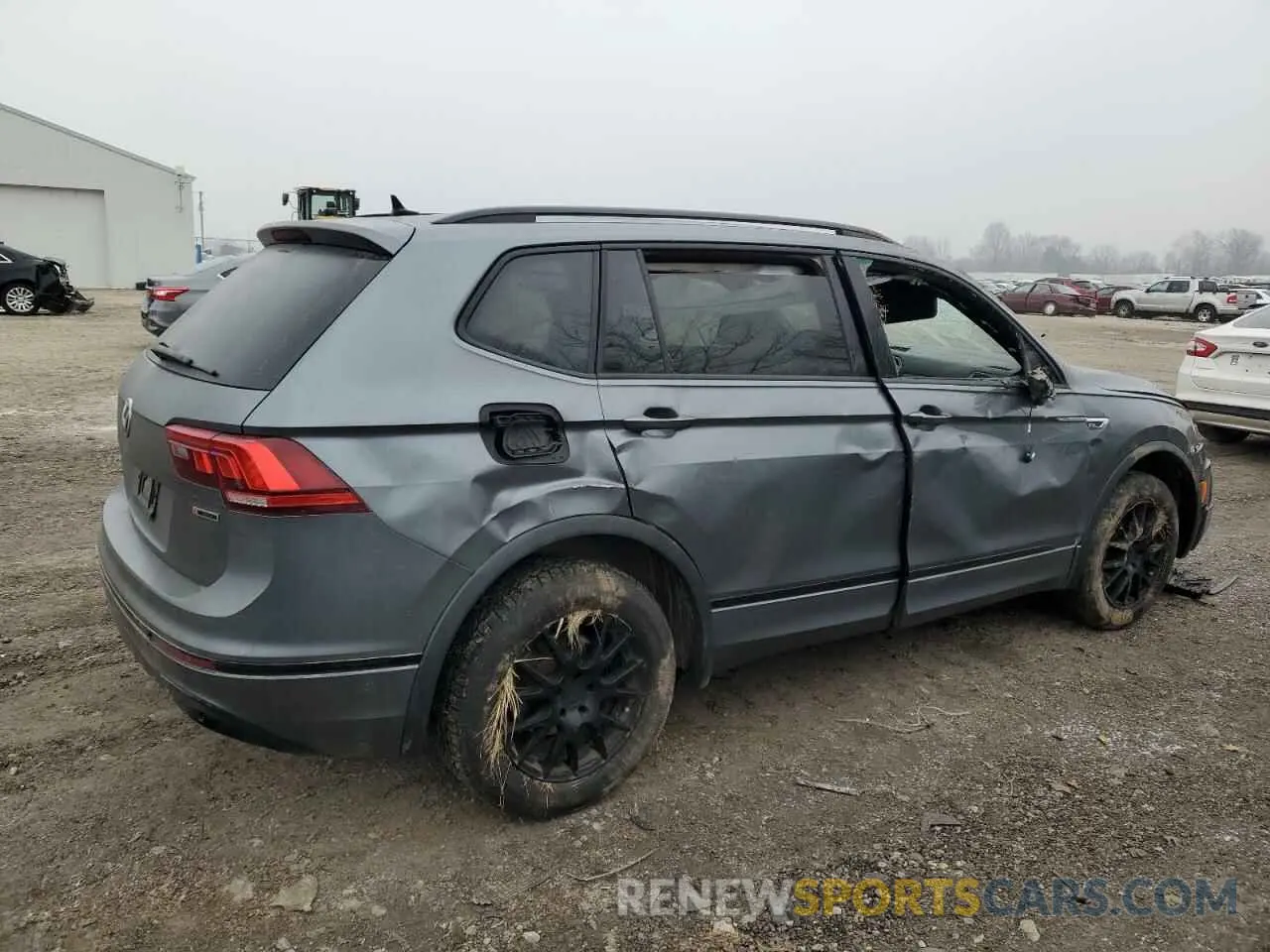 3 Photograph of a damaged car 3VV2B7AX6LM155310 VOLKSWAGEN TIGUAN 2020
