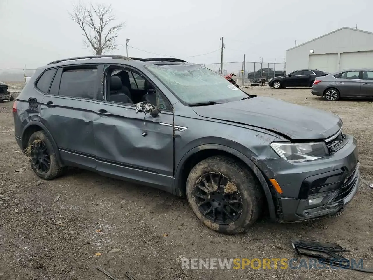4 Photograph of a damaged car 3VV2B7AX6LM155310 VOLKSWAGEN TIGUAN 2020