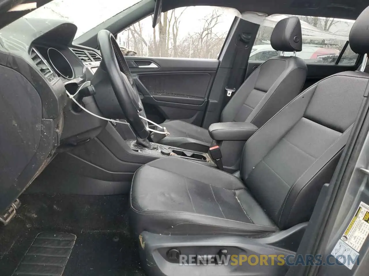 7 Photograph of a damaged car 3VV2B7AX6LM155310 VOLKSWAGEN TIGUAN 2020