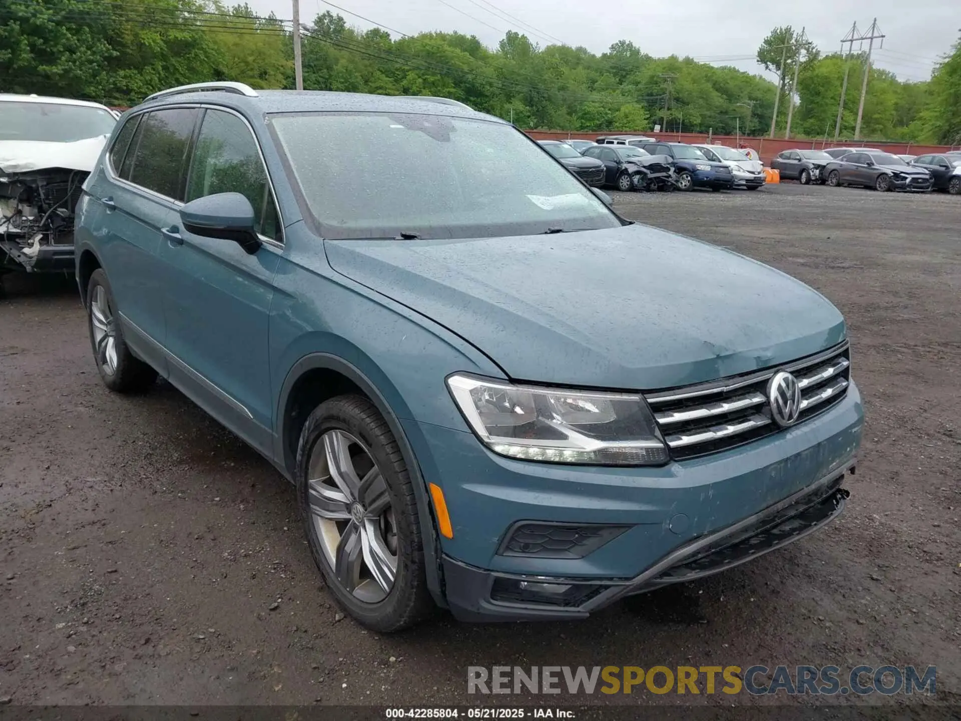 6 Photograph of a damaged car 3VV2B7AX7LM015962 VOLKSWAGEN TIGUAN 2020