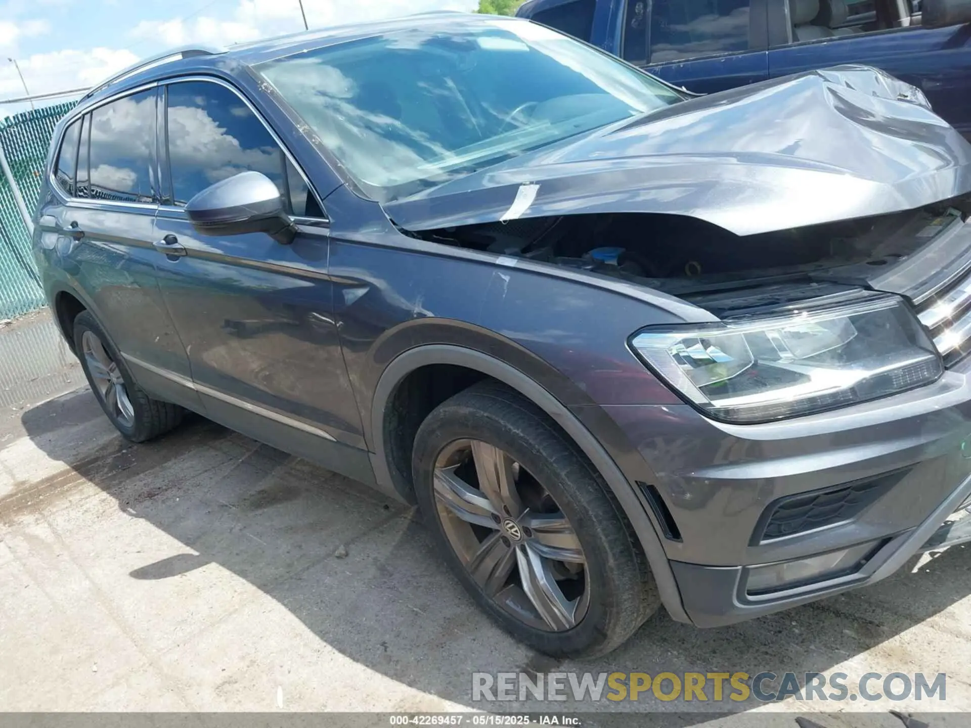 13 Photograph of a damaged car 3VV2B7AX7LM113597 VOLKSWAGEN TIGUAN 2020