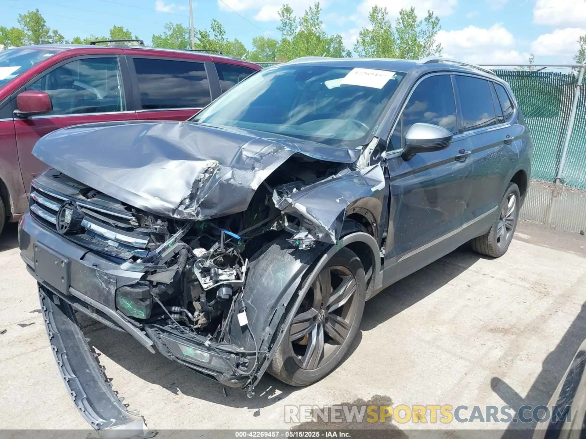2 Photograph of a damaged car 3VV2B7AX7LM113597 VOLKSWAGEN TIGUAN 2020