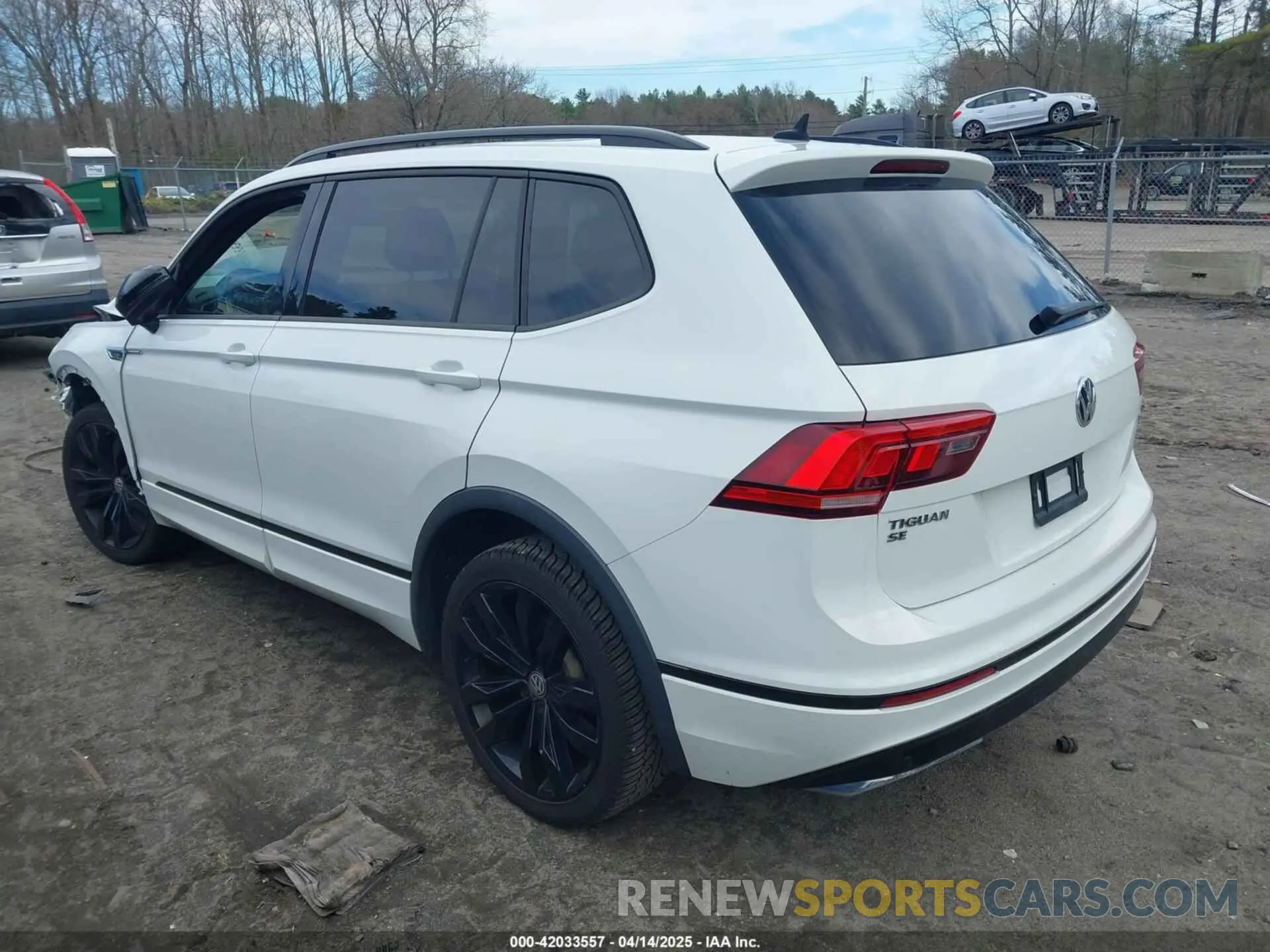 3 Photograph of a damaged car 3VV2B7AX7LM143652 VOLKSWAGEN TIGUAN 2020