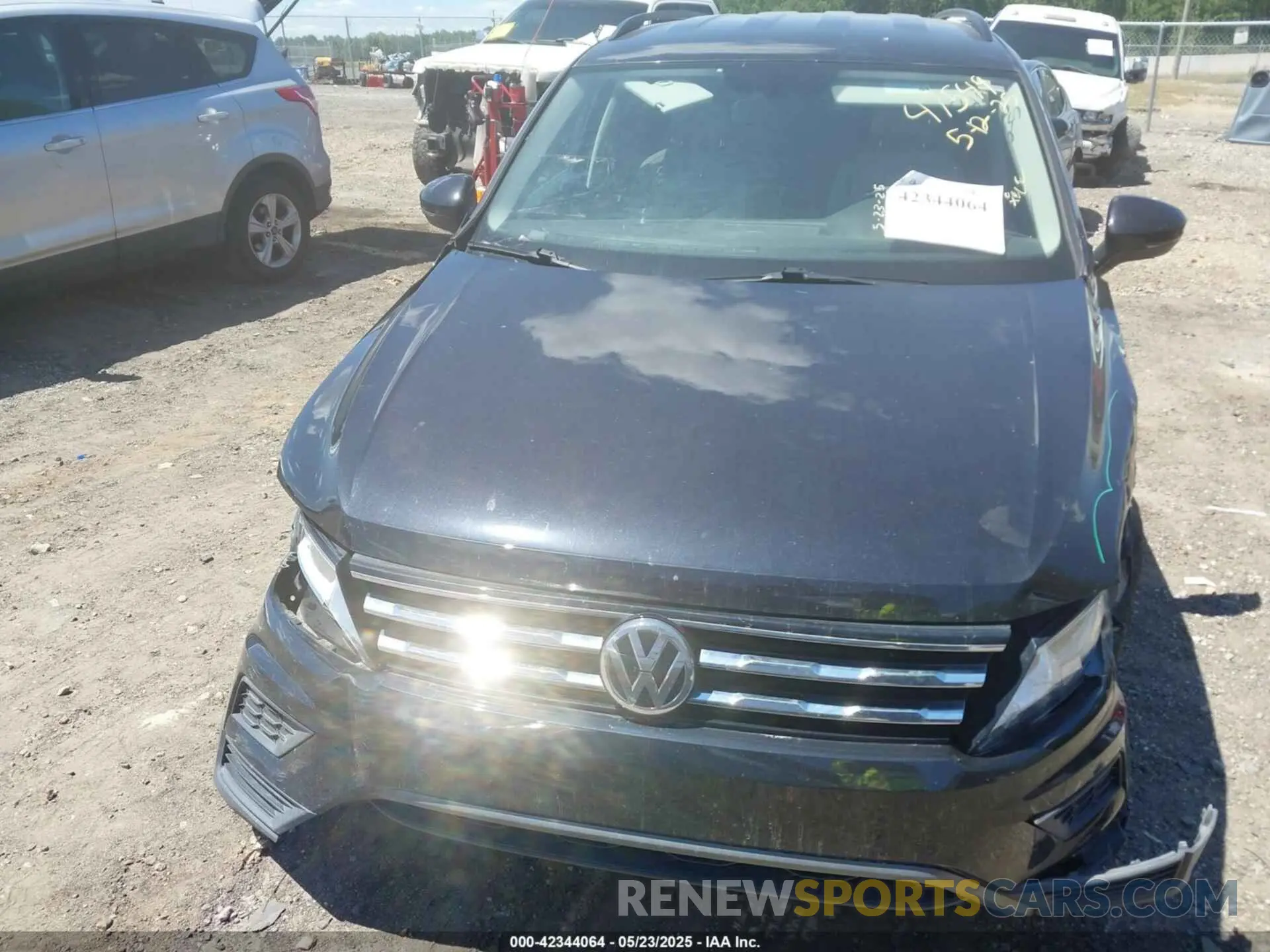 12 Фотография поврежденного автомобиля 3VV2B7AX7LM148379 VOLKSWAGEN TIGUAN 2020