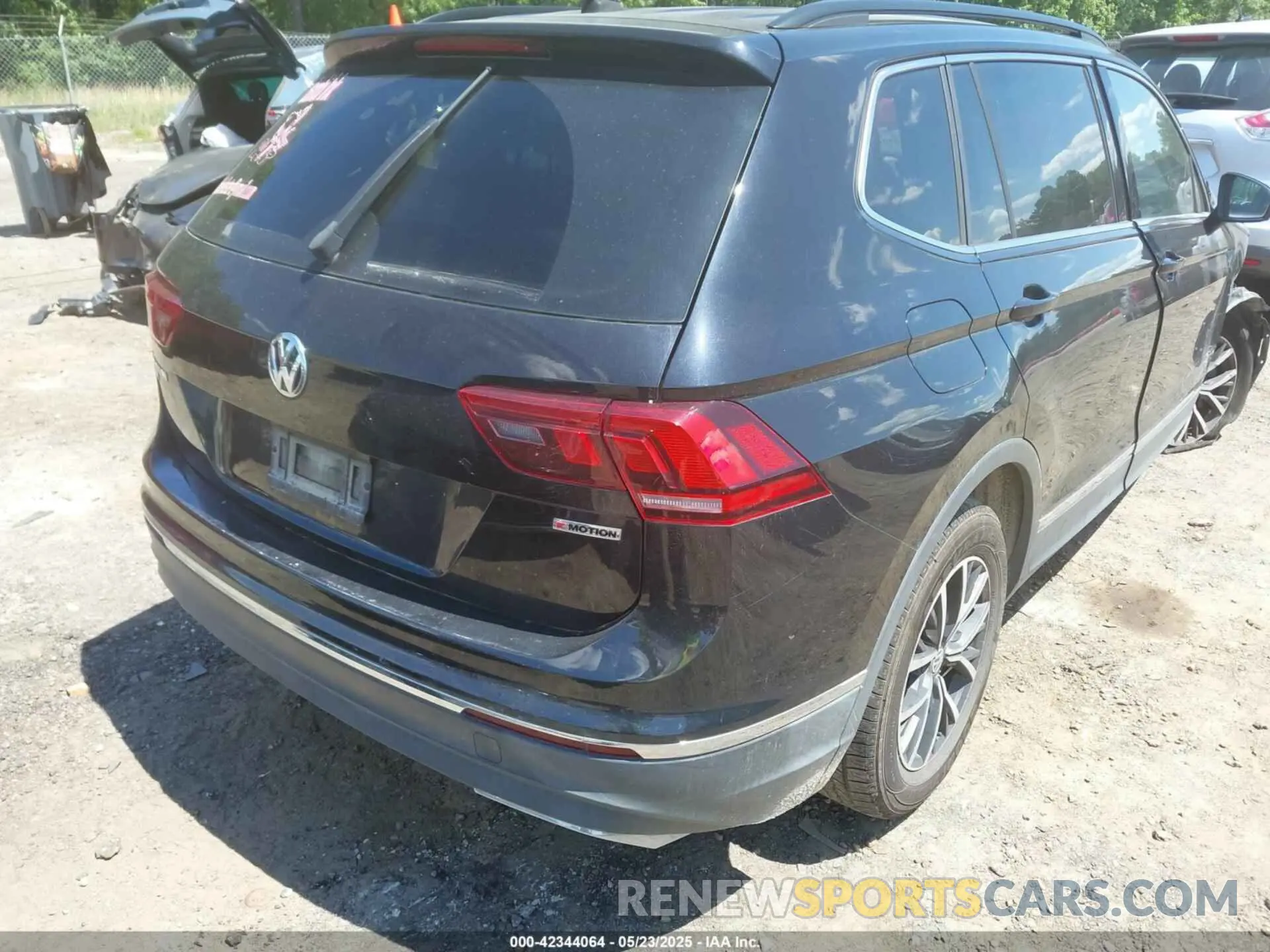 4 Фотография поврежденного автомобиля 3VV2B7AX7LM148379 VOLKSWAGEN TIGUAN 2020