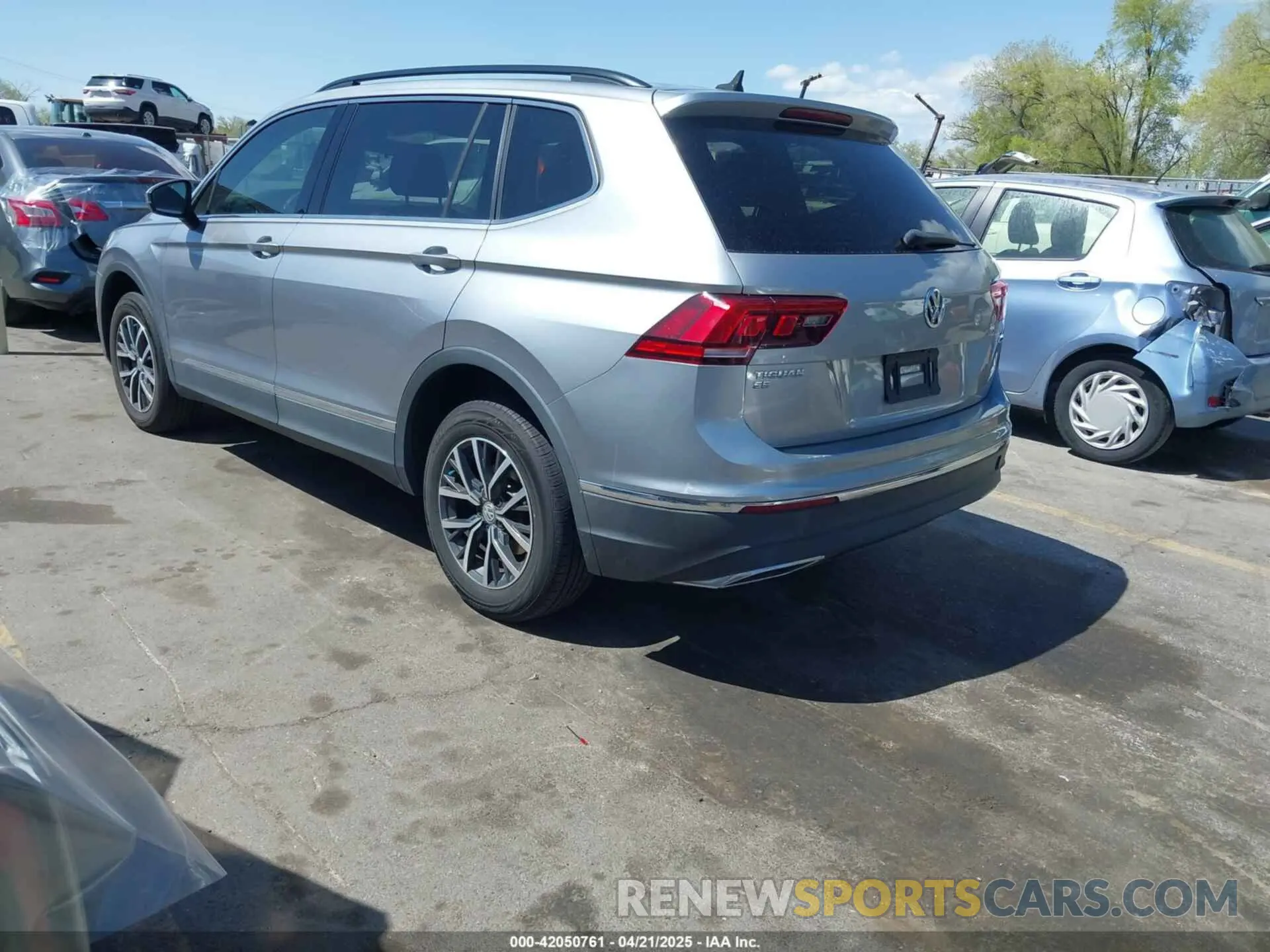 3 Фотография поврежденного автомобиля 3VV2B7AX8LM020992 VOLKSWAGEN TIGUAN 2020