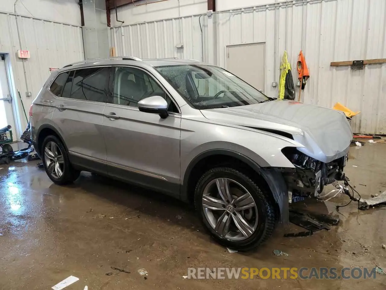 4 Photograph of a damaged car 3VV2B7AX8LM021821 VOLKSWAGEN TIGUAN 2020