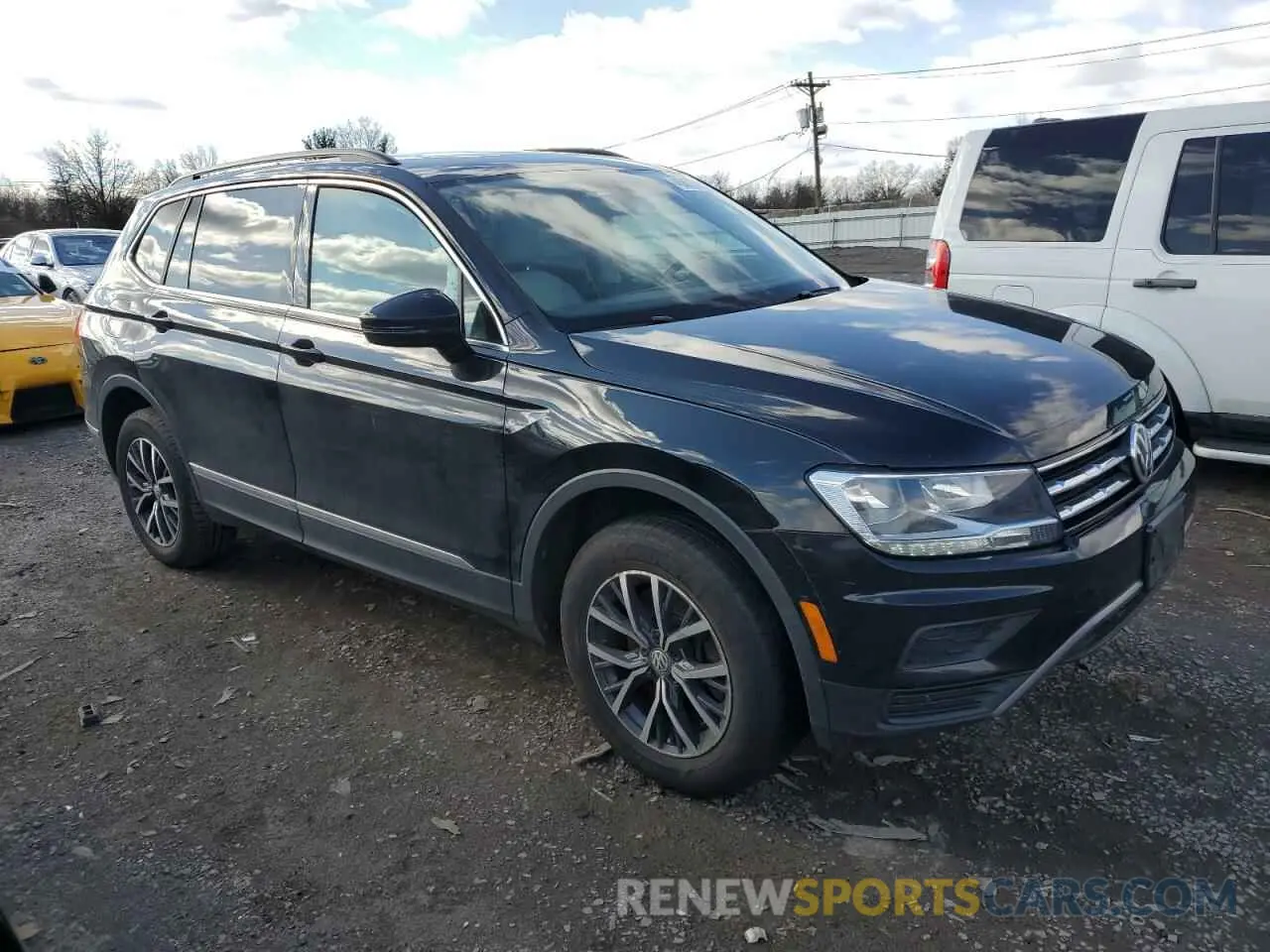 4 Photograph of a damaged car 3VV2B7AX8LM074390 VOLKSWAGEN TIGUAN 2020