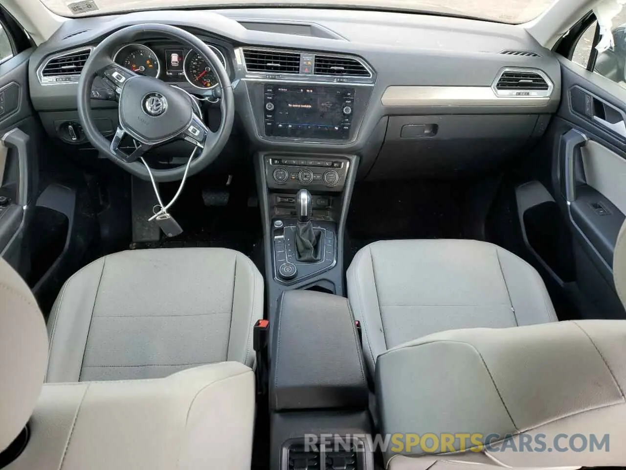 8 Photograph of a damaged car 3VV2B7AX8LM074390 VOLKSWAGEN TIGUAN 2020