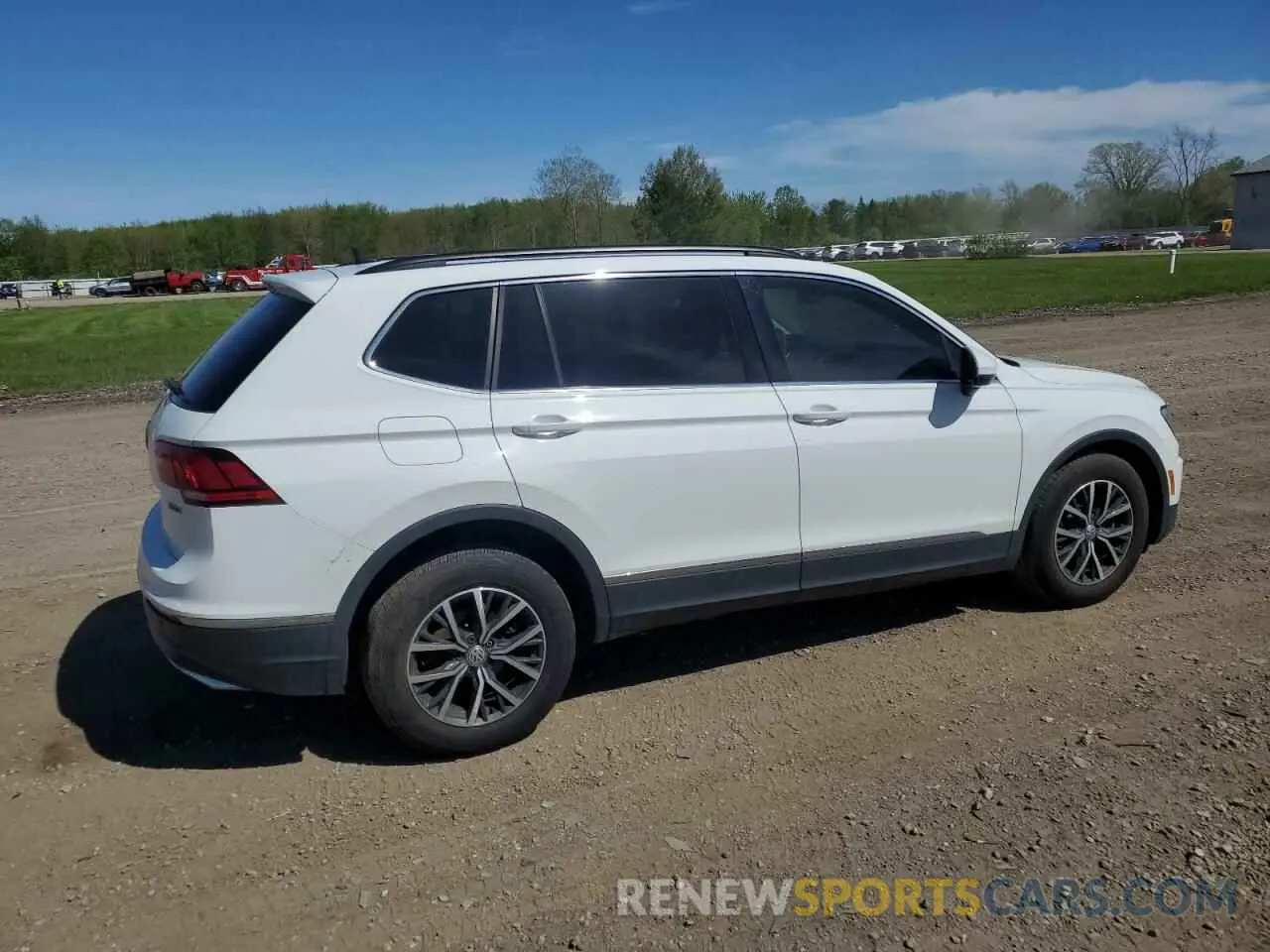 3 Photograph of a damaged car 3VV2B7AX8LM178541 VOLKSWAGEN TIGUAN 2020
