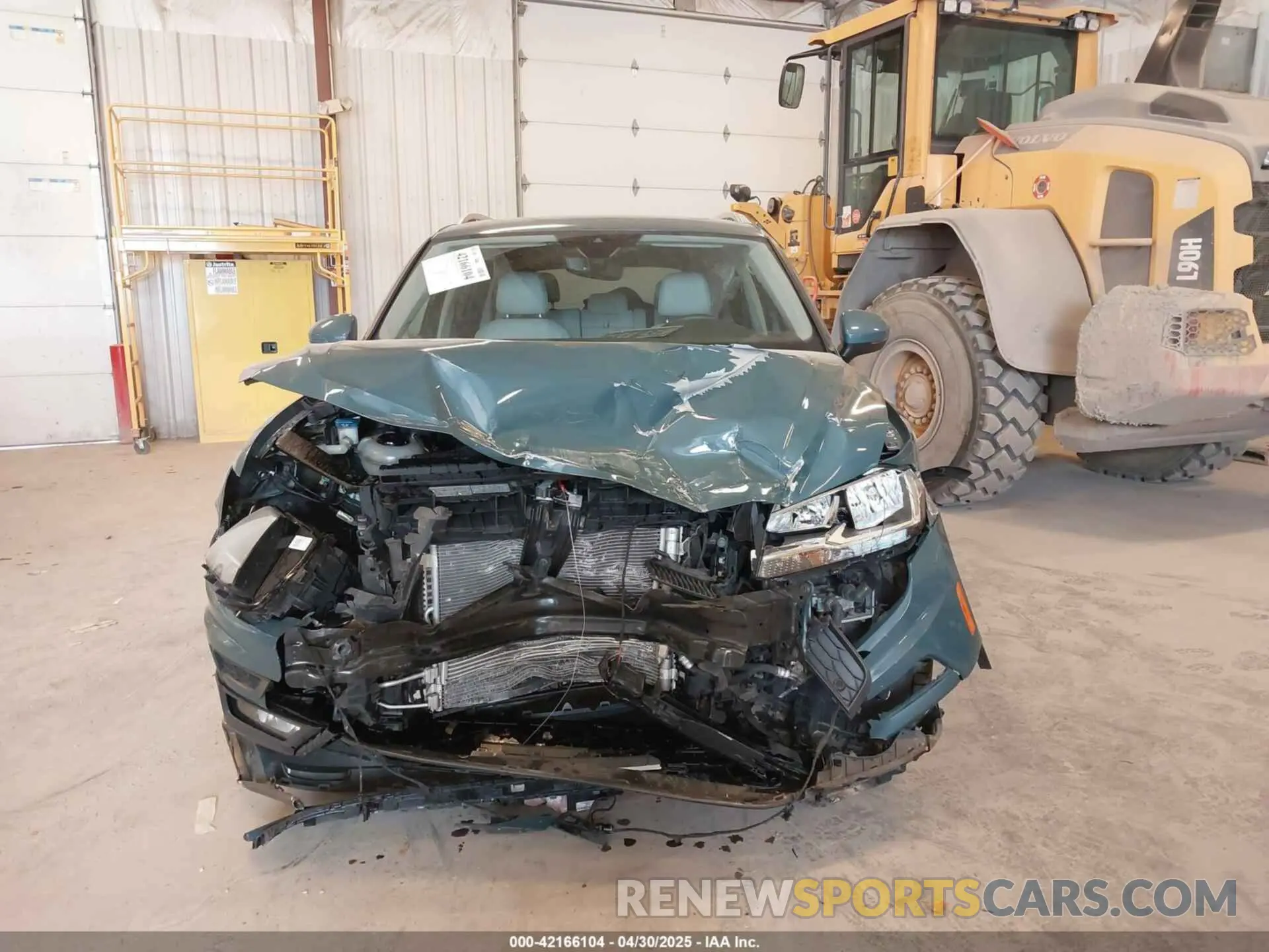 12 Photograph of a damaged car 3VV2B7AX9LM078125 VOLKSWAGEN TIGUAN 2020
