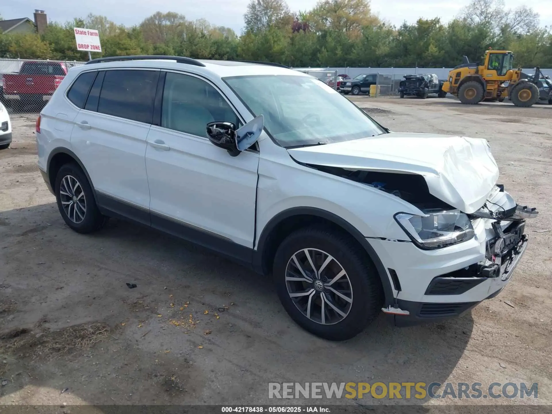1 Photograph of a damaged car 3VV2B7AX9LM103539 VOLKSWAGEN TIGUAN 2020