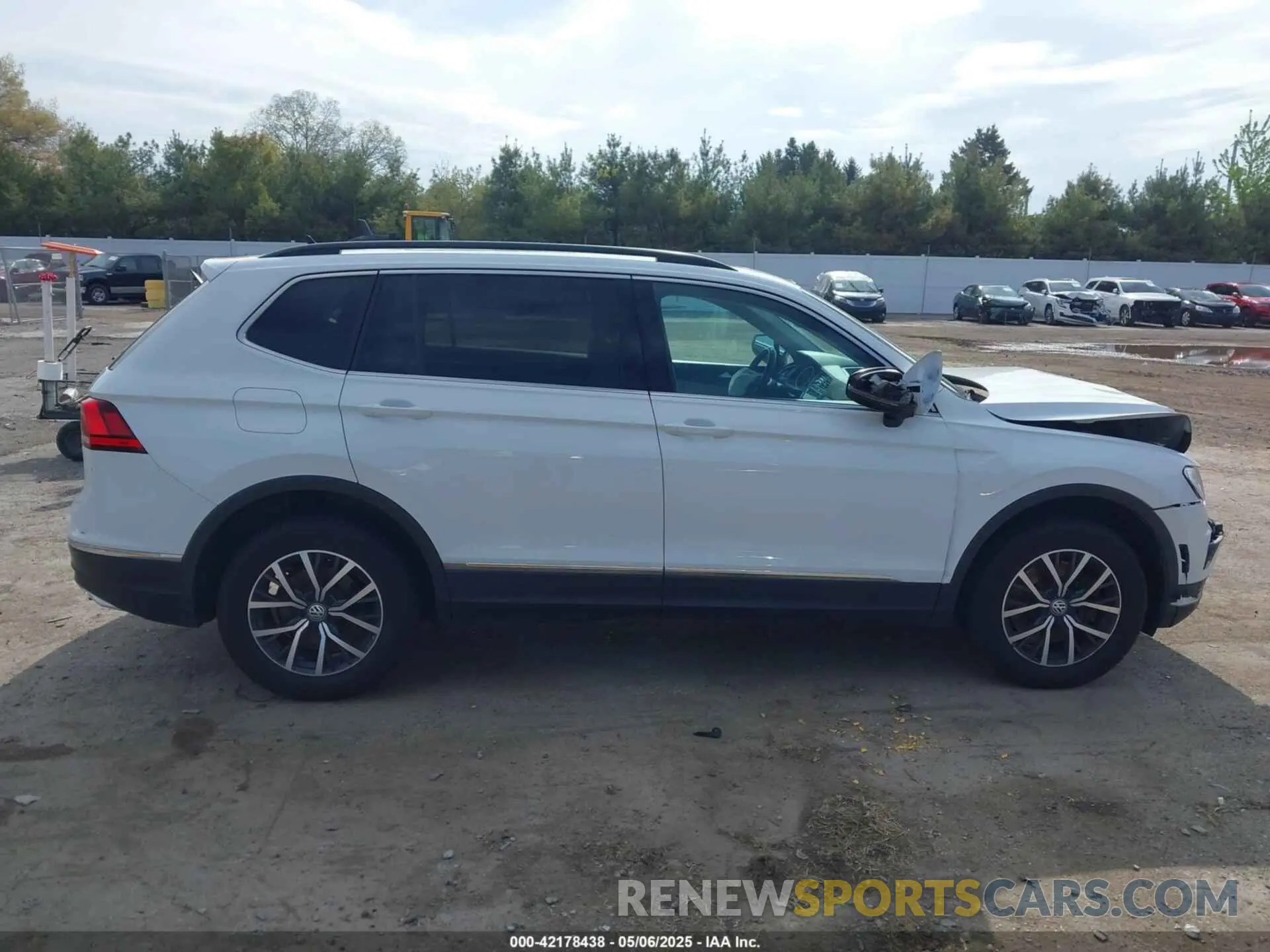 13 Photograph of a damaged car 3VV2B7AX9LM103539 VOLKSWAGEN TIGUAN 2020