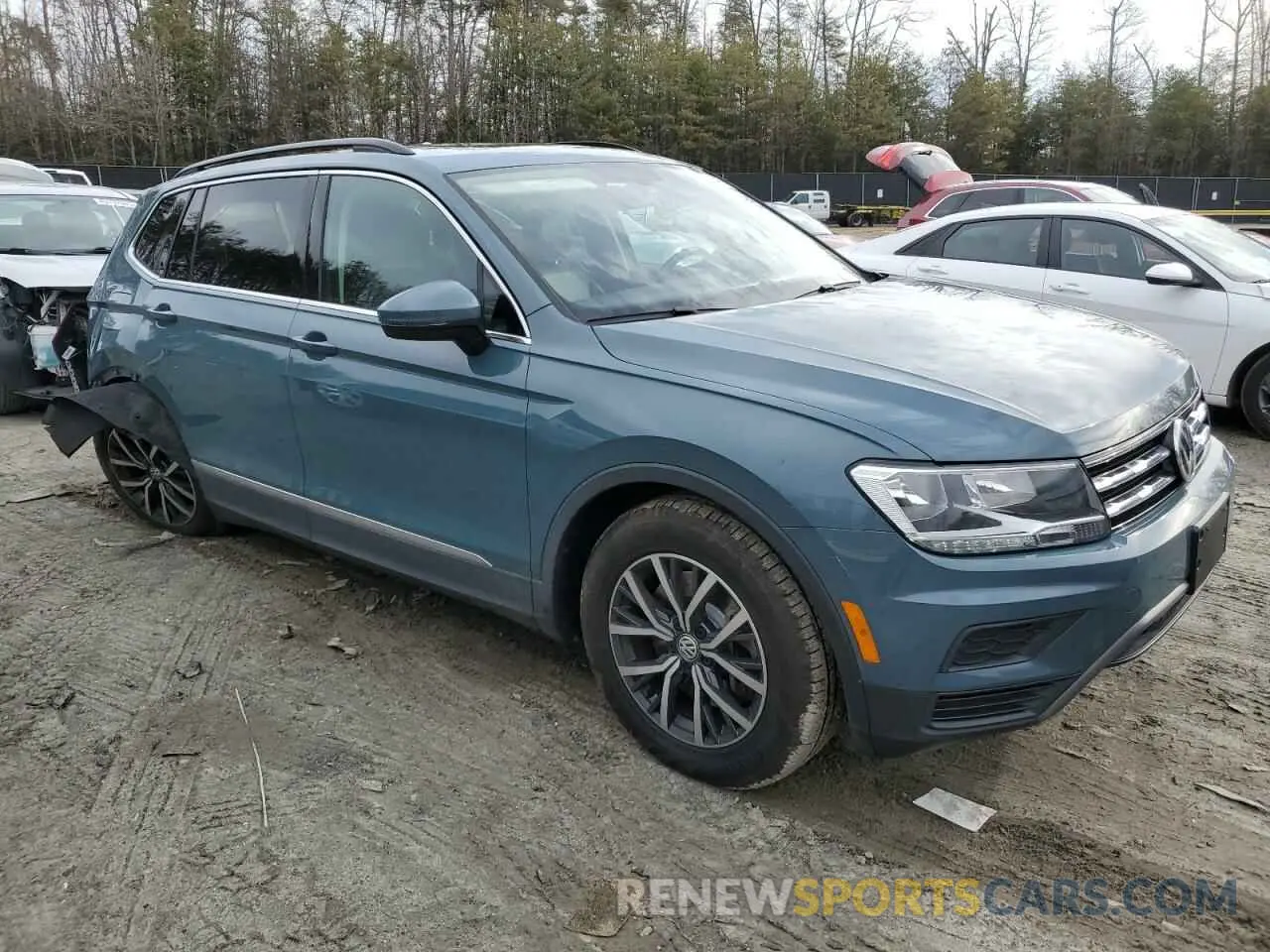 4 Photograph of a damaged car 3VV2B7AX9LM106747 VOLKSWAGEN TIGUAN 2020