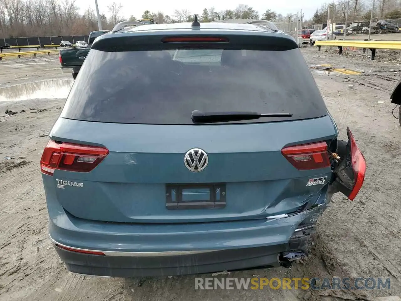 6 Photograph of a damaged car 3VV2B7AX9LM106747 VOLKSWAGEN TIGUAN 2020