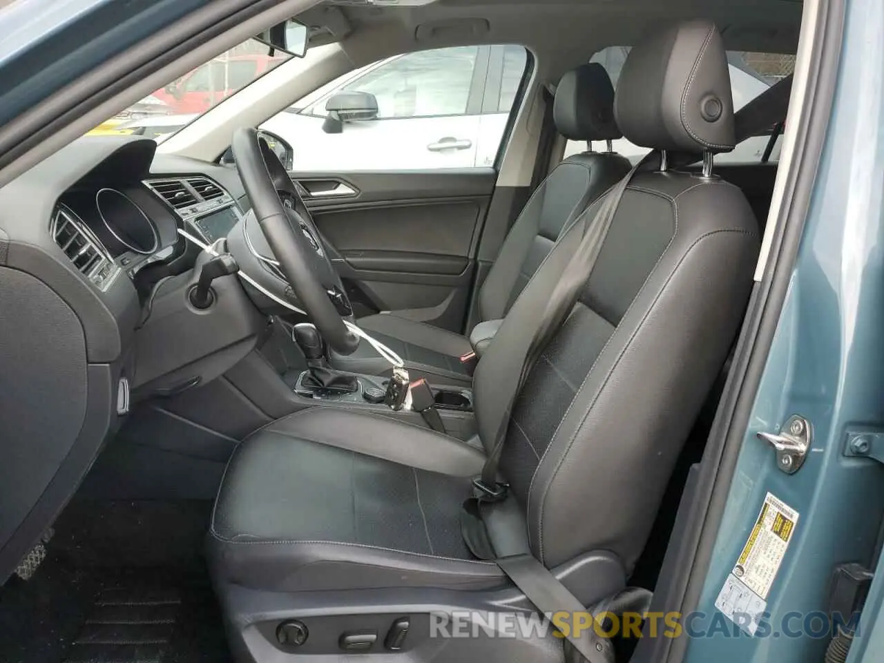 7 Photograph of a damaged car 3VV2B7AX9LM106747 VOLKSWAGEN TIGUAN 2020