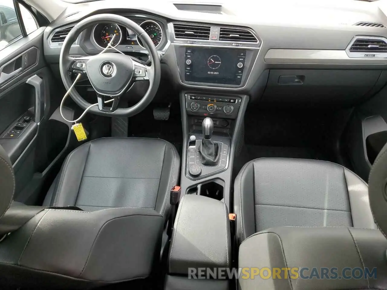 8 Photograph of a damaged car 3VV2B7AX9LM106747 VOLKSWAGEN TIGUAN 2020