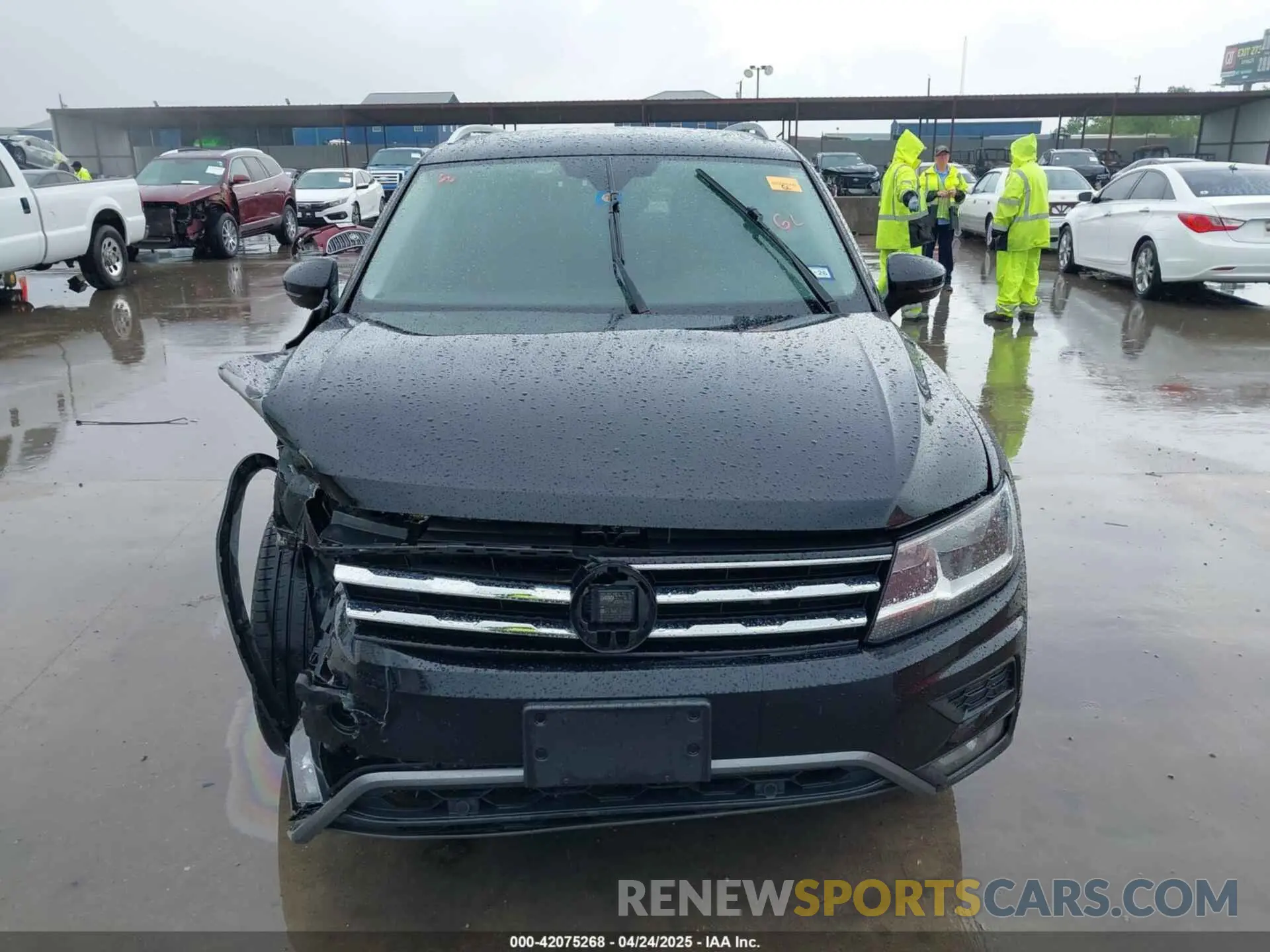 12 Photograph of a damaged car 3VV2B7AXXLM022419 VOLKSWAGEN TIGUAN 2020