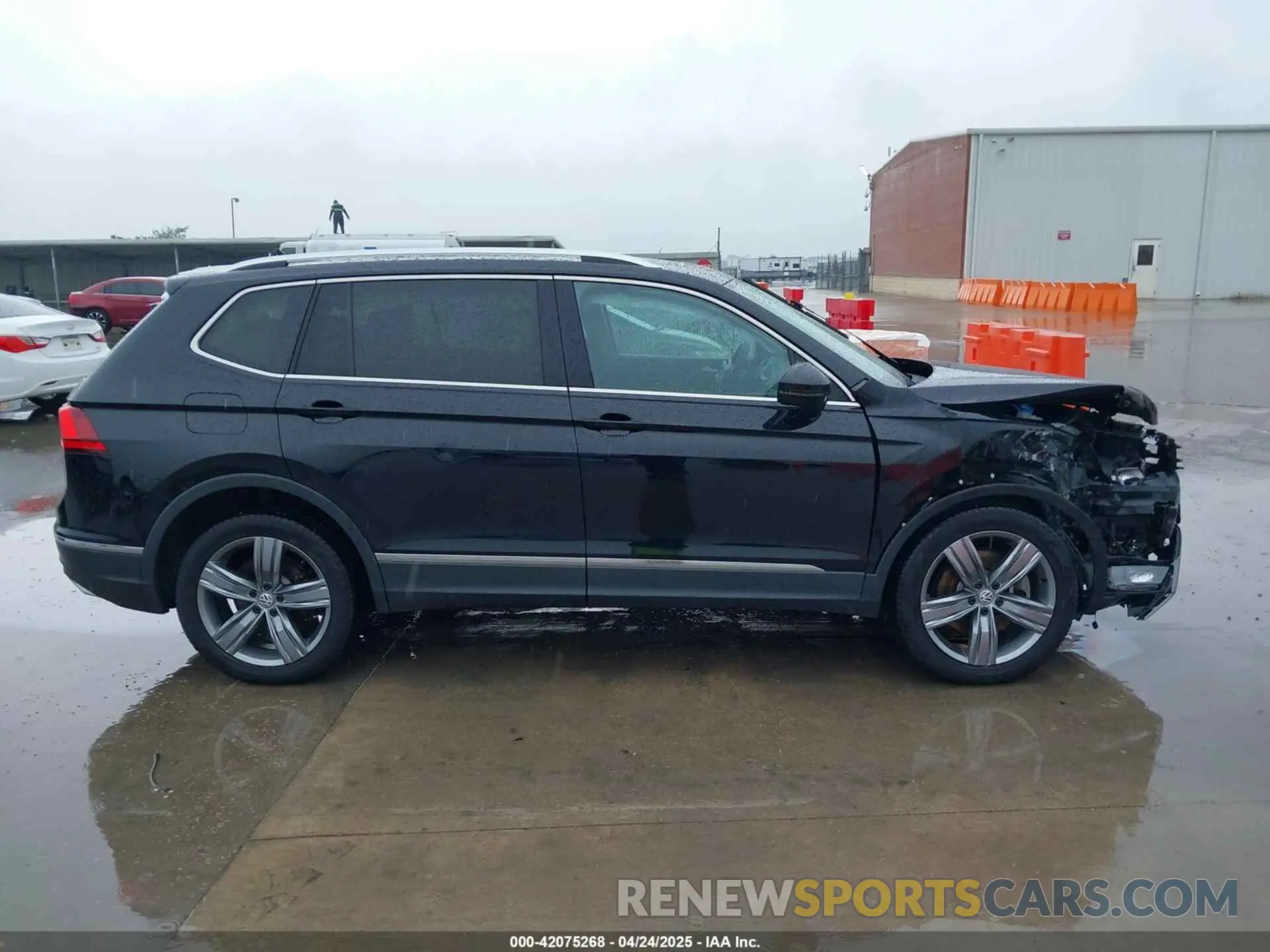 13 Photograph of a damaged car 3VV2B7AXXLM022419 VOLKSWAGEN TIGUAN 2020