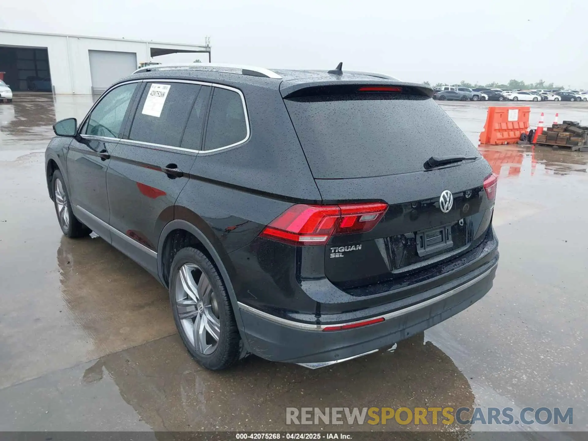 3 Photograph of a damaged car 3VV2B7AXXLM022419 VOLKSWAGEN TIGUAN 2020