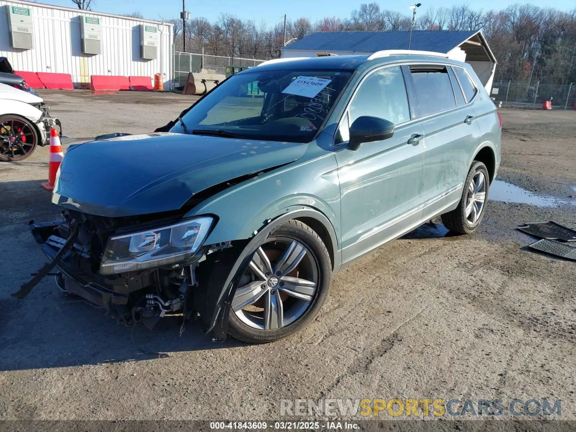 2 Фотография поврежденного автомобиля 3VV2B7AXXLM080949 VOLKSWAGEN TIGUAN 2020