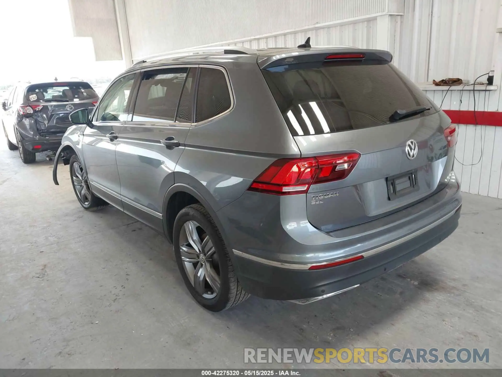 3 Фотография поврежденного автомобиля 3VV3B7AX0LM007612 VOLKSWAGEN TIGUAN 2020
