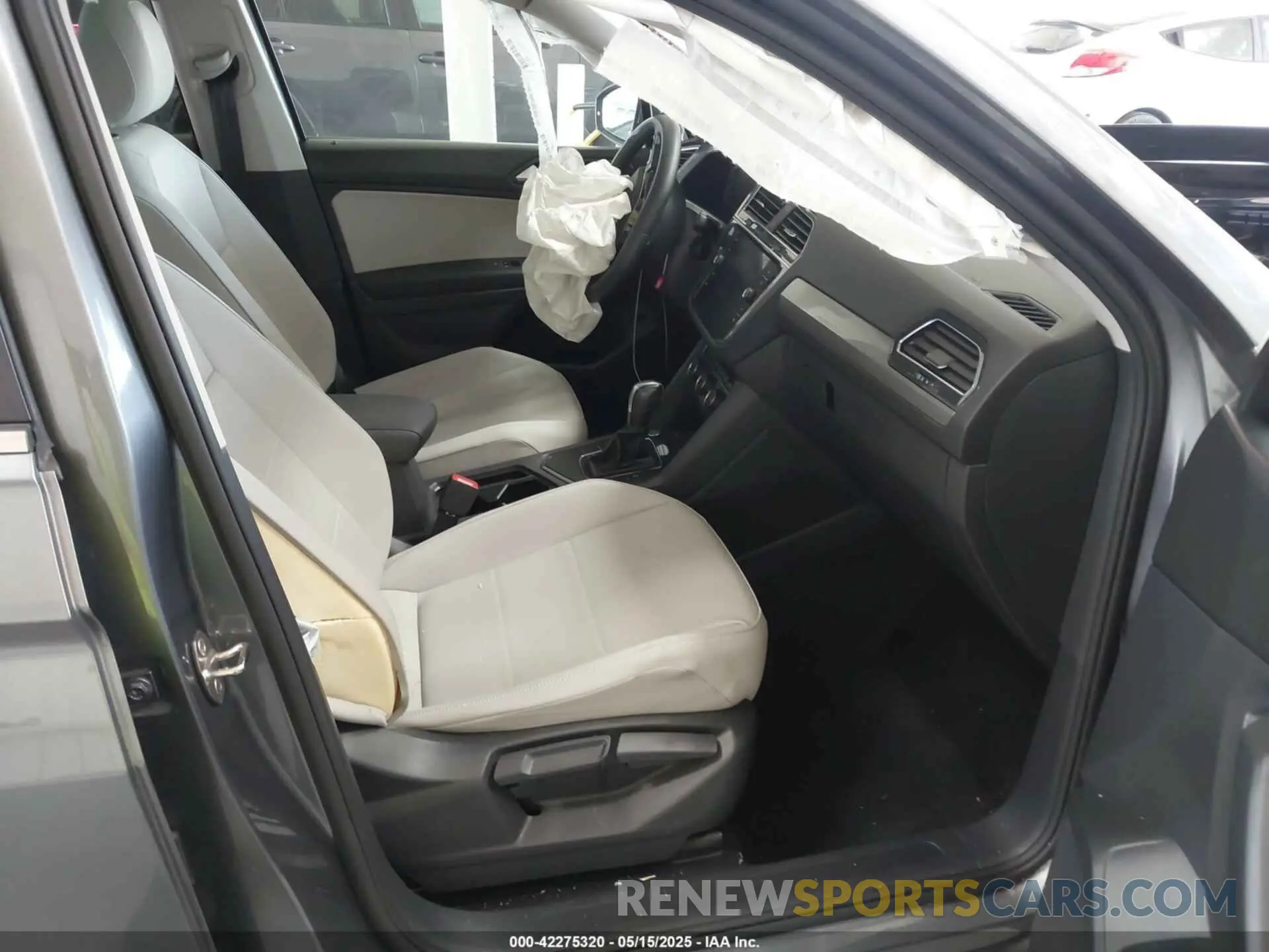 5 Фотография поврежденного автомобиля 3VV3B7AX0LM007612 VOLKSWAGEN TIGUAN 2020