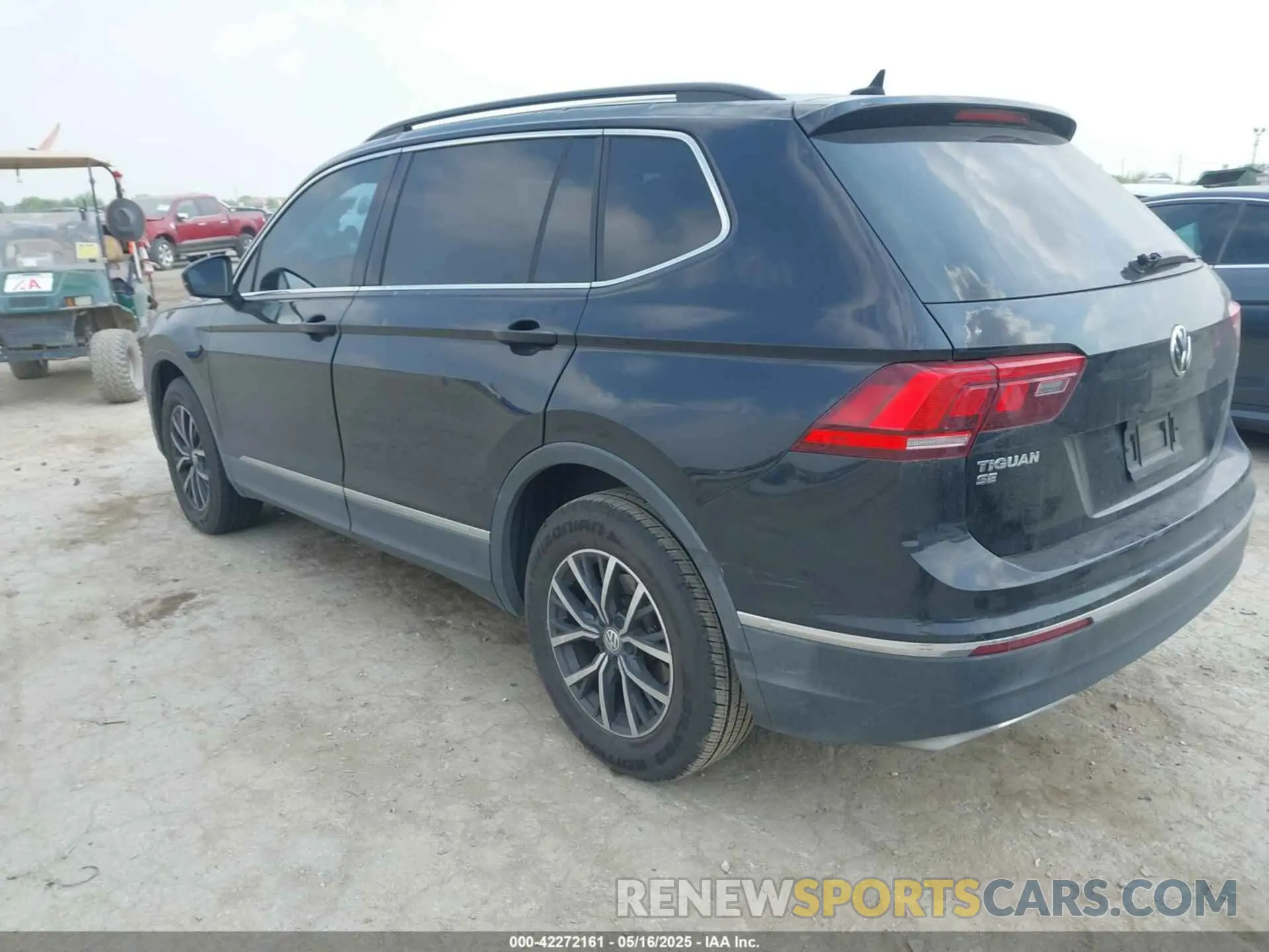 3 Photograph of a damaged car 3VV3B7AX0LM060536 VOLKSWAGEN TIGUAN 2020