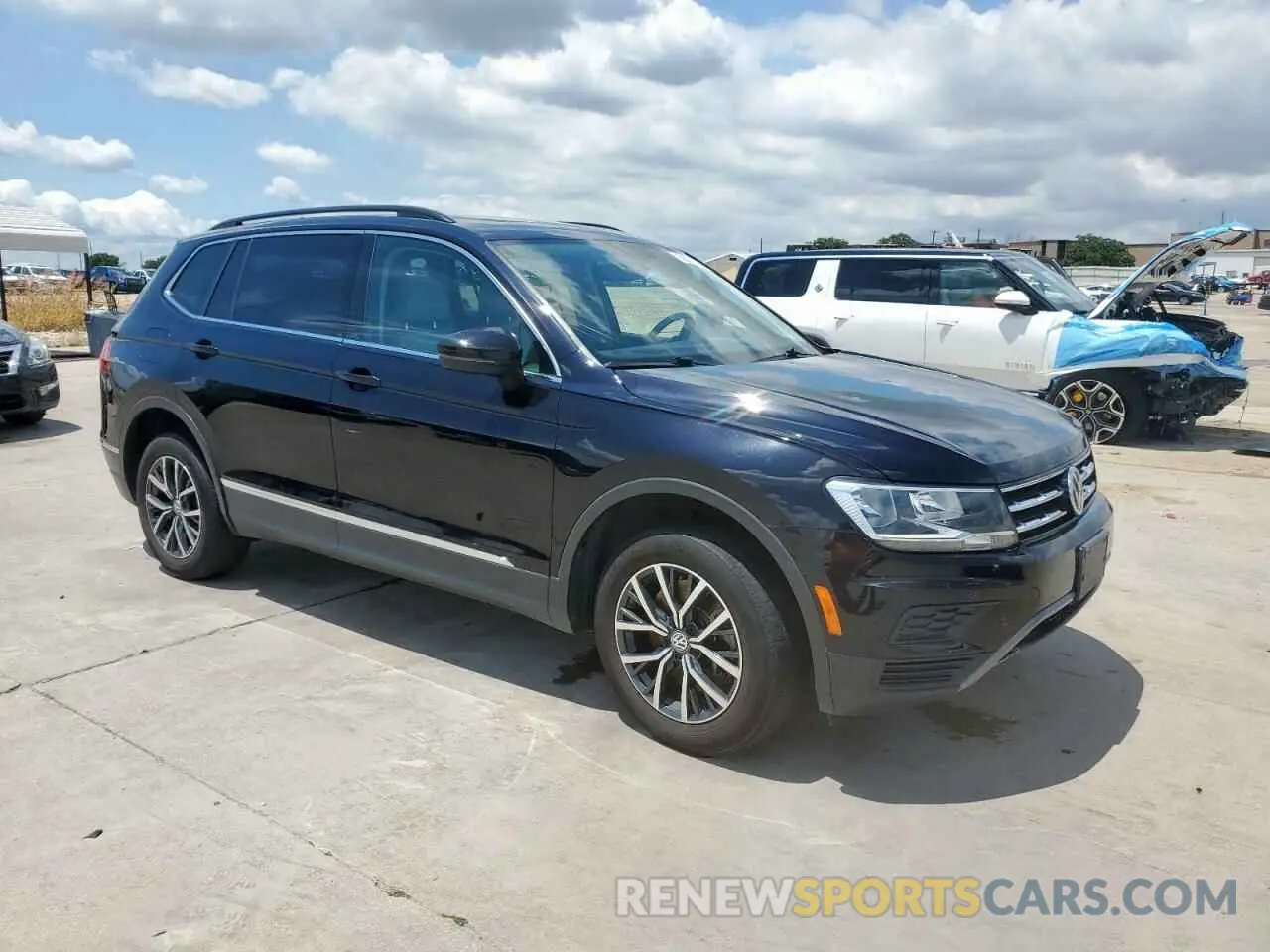 4 Photograph of a damaged car 3VV3B7AX1LM005027 VOLKSWAGEN TIGUAN 2020