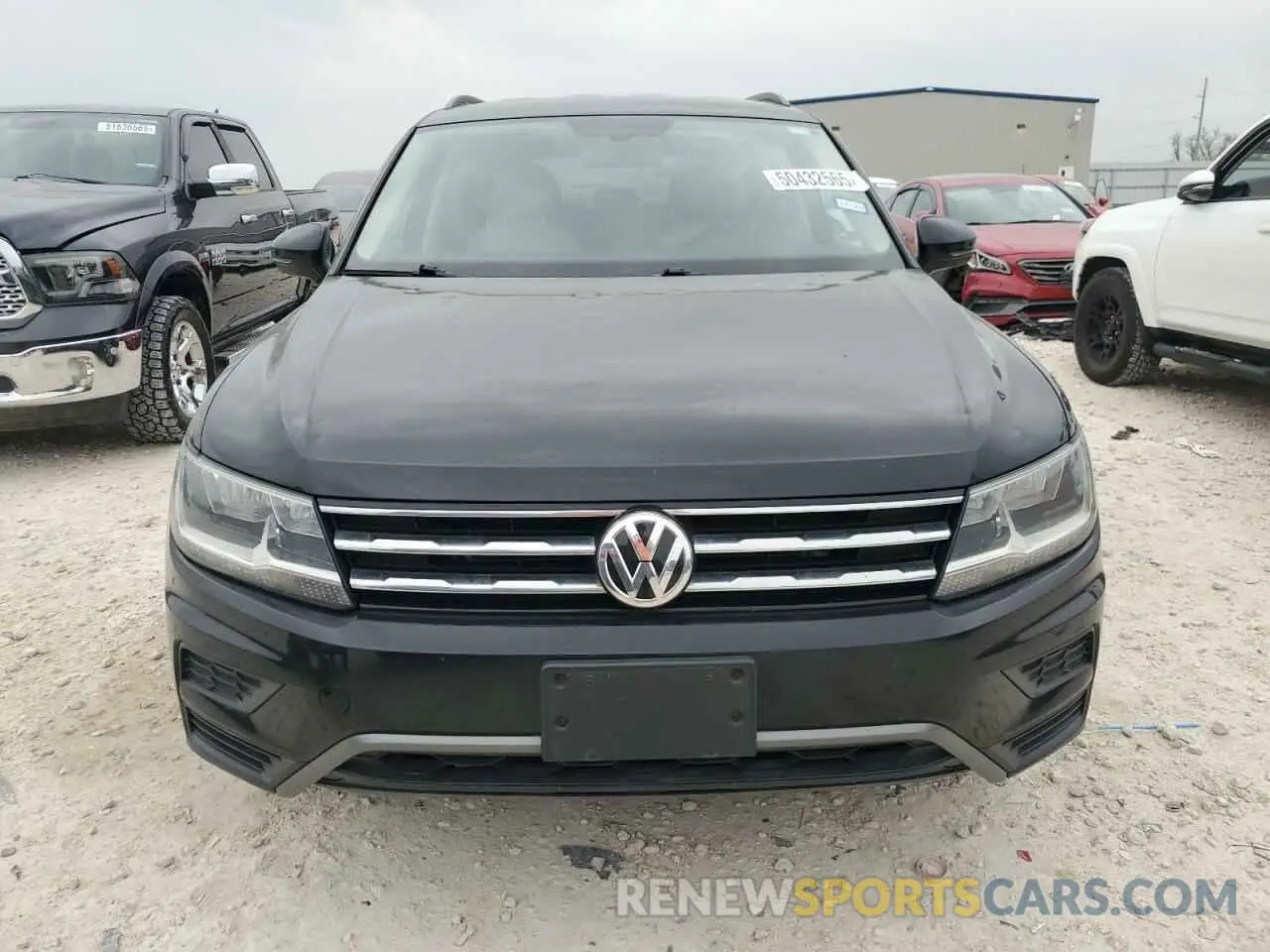 5 Photograph of a damaged car 3VV3B7AX1LM053000 VOLKSWAGEN TIGUAN 2020