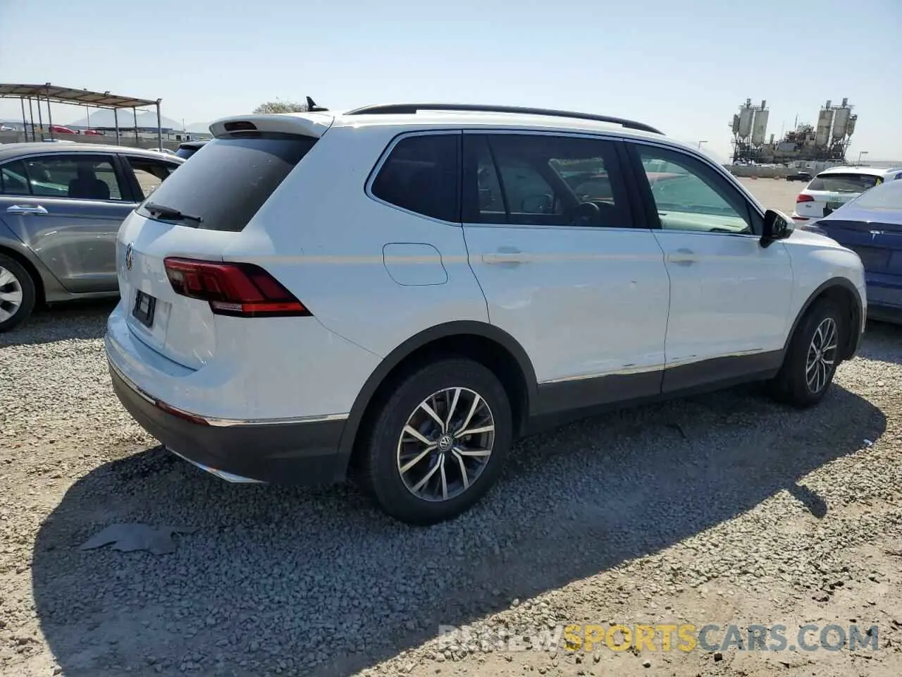 3 Фотография поврежденного автомобиля 3VV3B7AX1LM069603 VOLKSWAGEN TIGUAN 2020