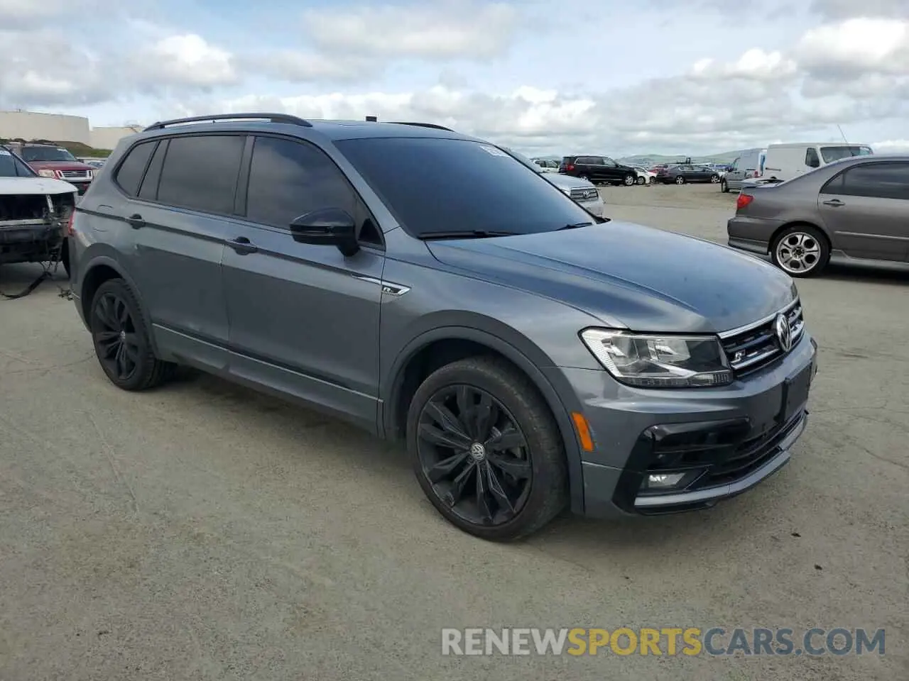 4 Photograph of a damaged car 3VV3B7AX1LM155168 VOLKSWAGEN TIGUAN 2020