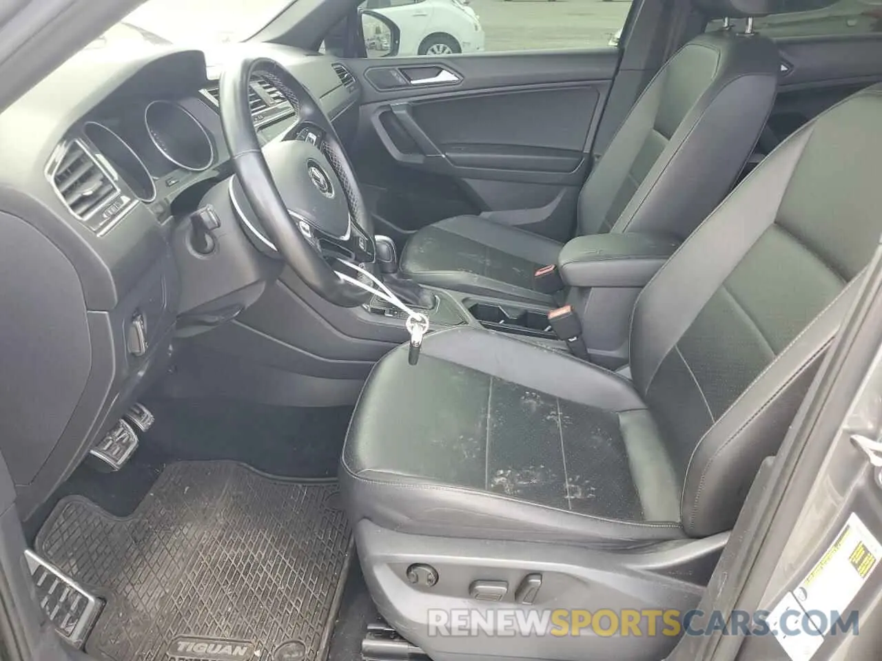 7 Photograph of a damaged car 3VV3B7AX1LM155168 VOLKSWAGEN TIGUAN 2020