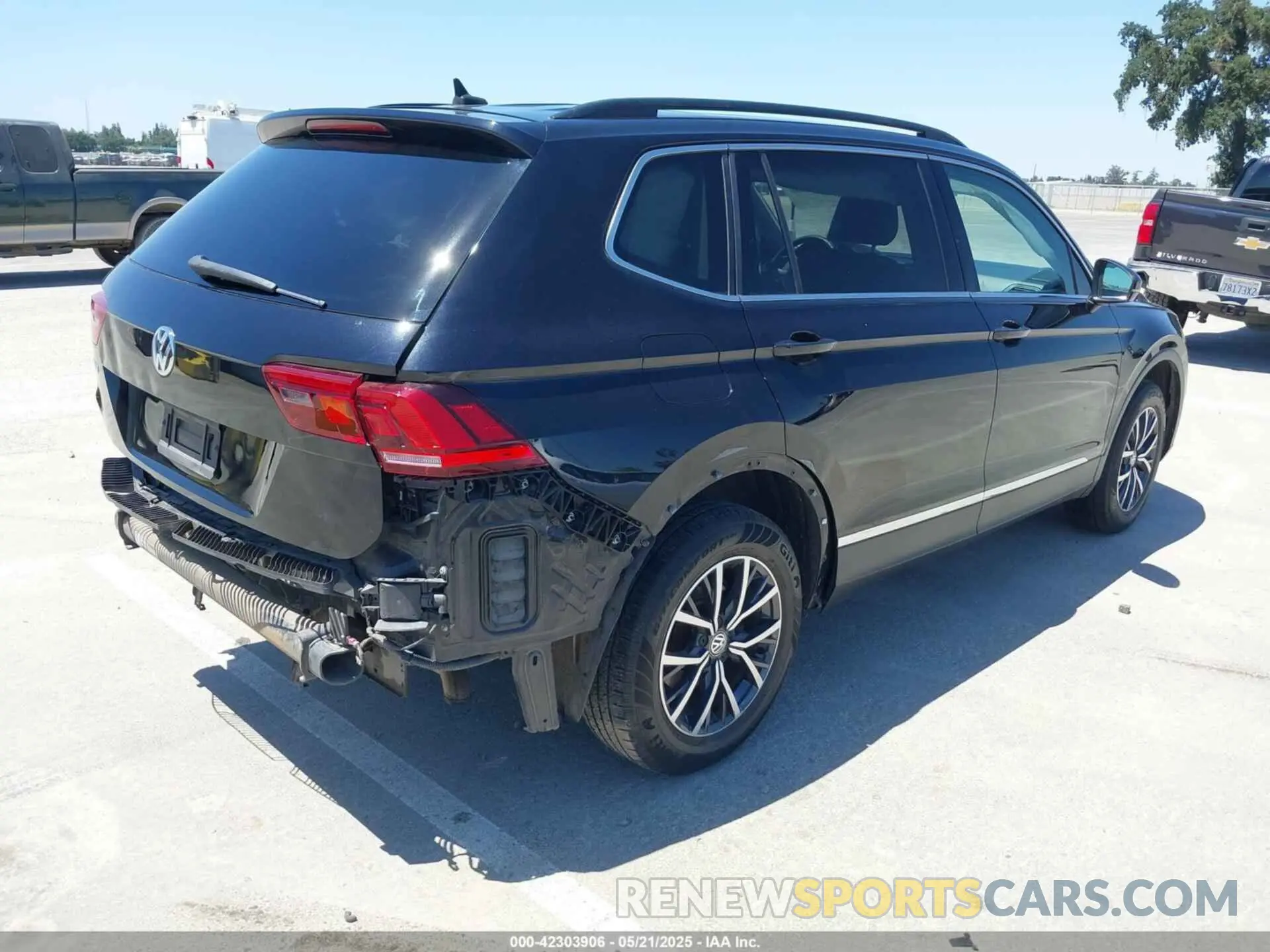 4 Фотография поврежденного автомобиля 3VV3B7AX1LM158247 VOLKSWAGEN TIGUAN 2020