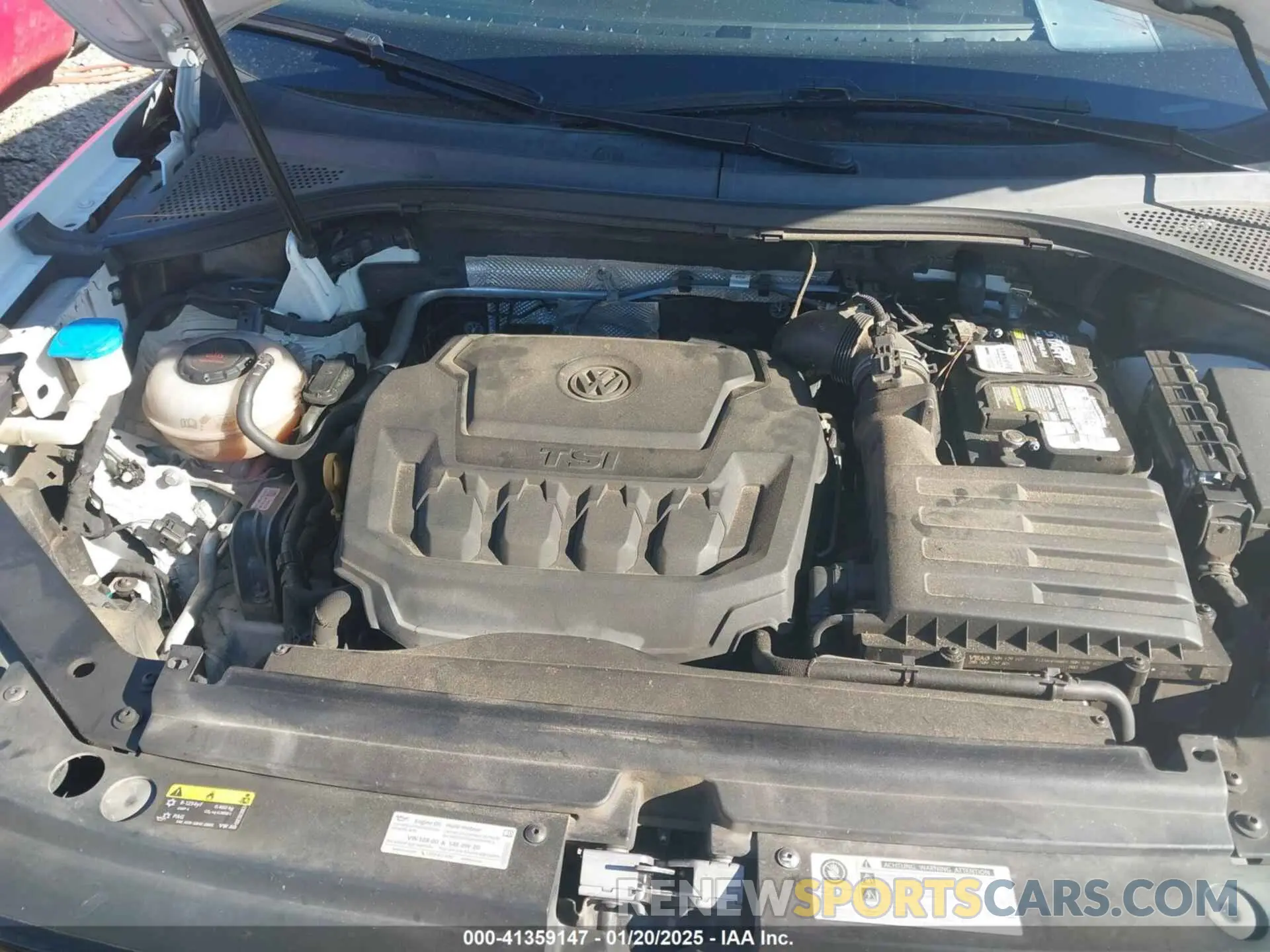 10 Photograph of a damaged car 3VV3B7AX2LM088323 VOLKSWAGEN TIGUAN 2020