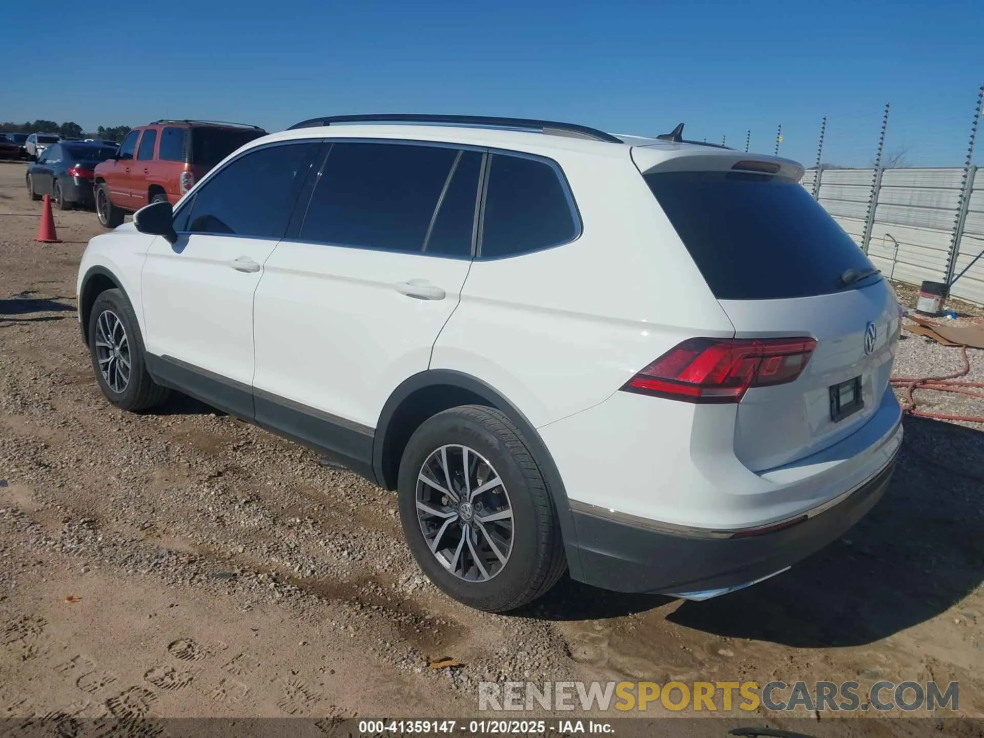 3 Photograph of a damaged car 3VV3B7AX2LM088323 VOLKSWAGEN TIGUAN 2020
